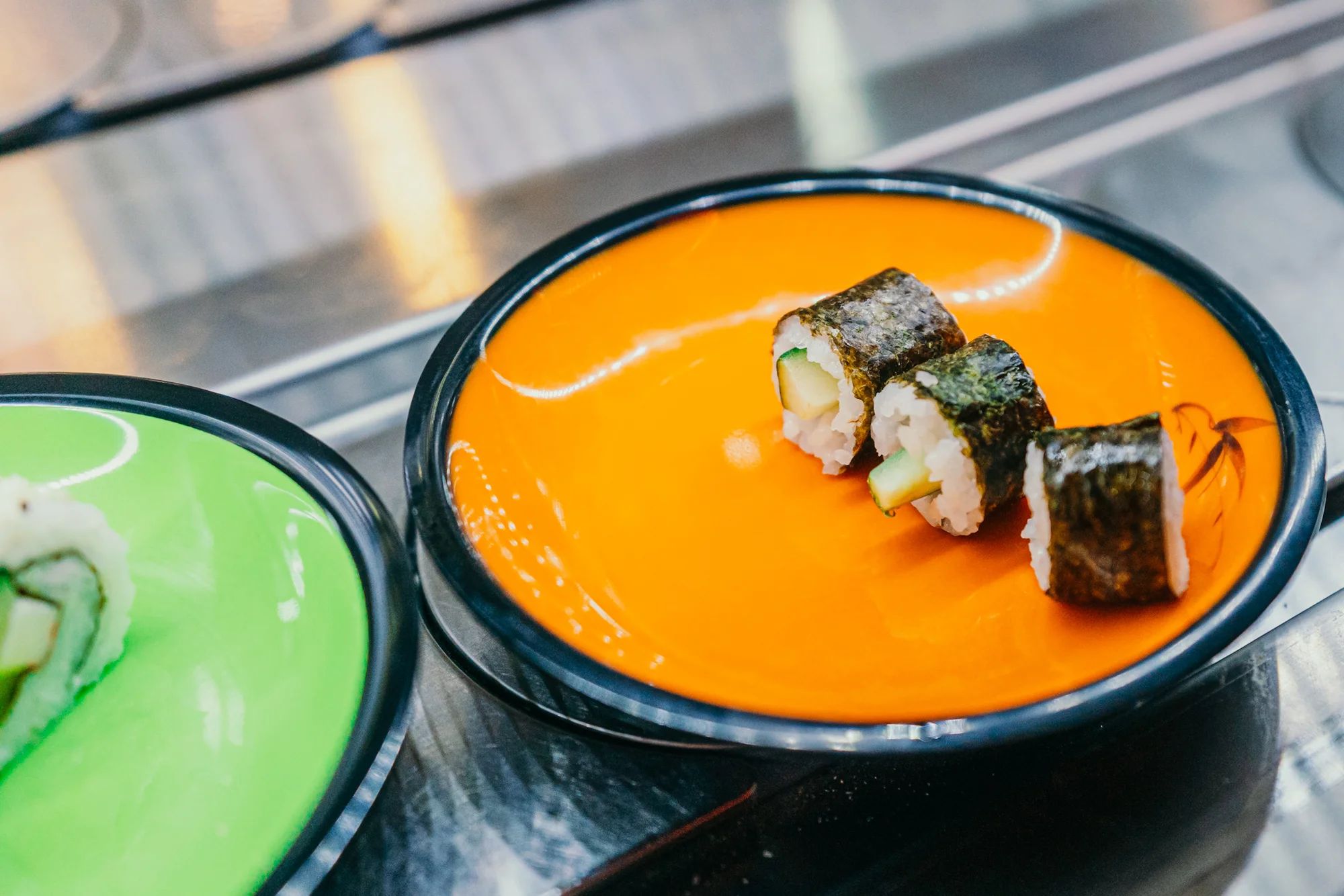 Running sushi: 2 hodiny neomezené konzumace sushi a dalších asijských specialit