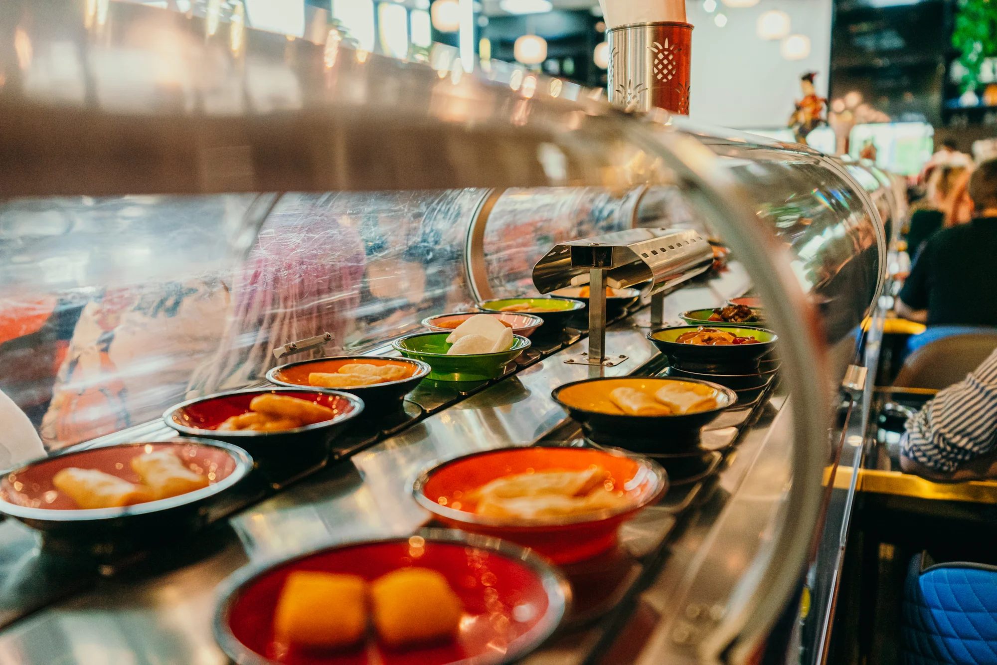 Running sushi: 2 hodiny neomezené konzumace sushi a dalších asijských specialit