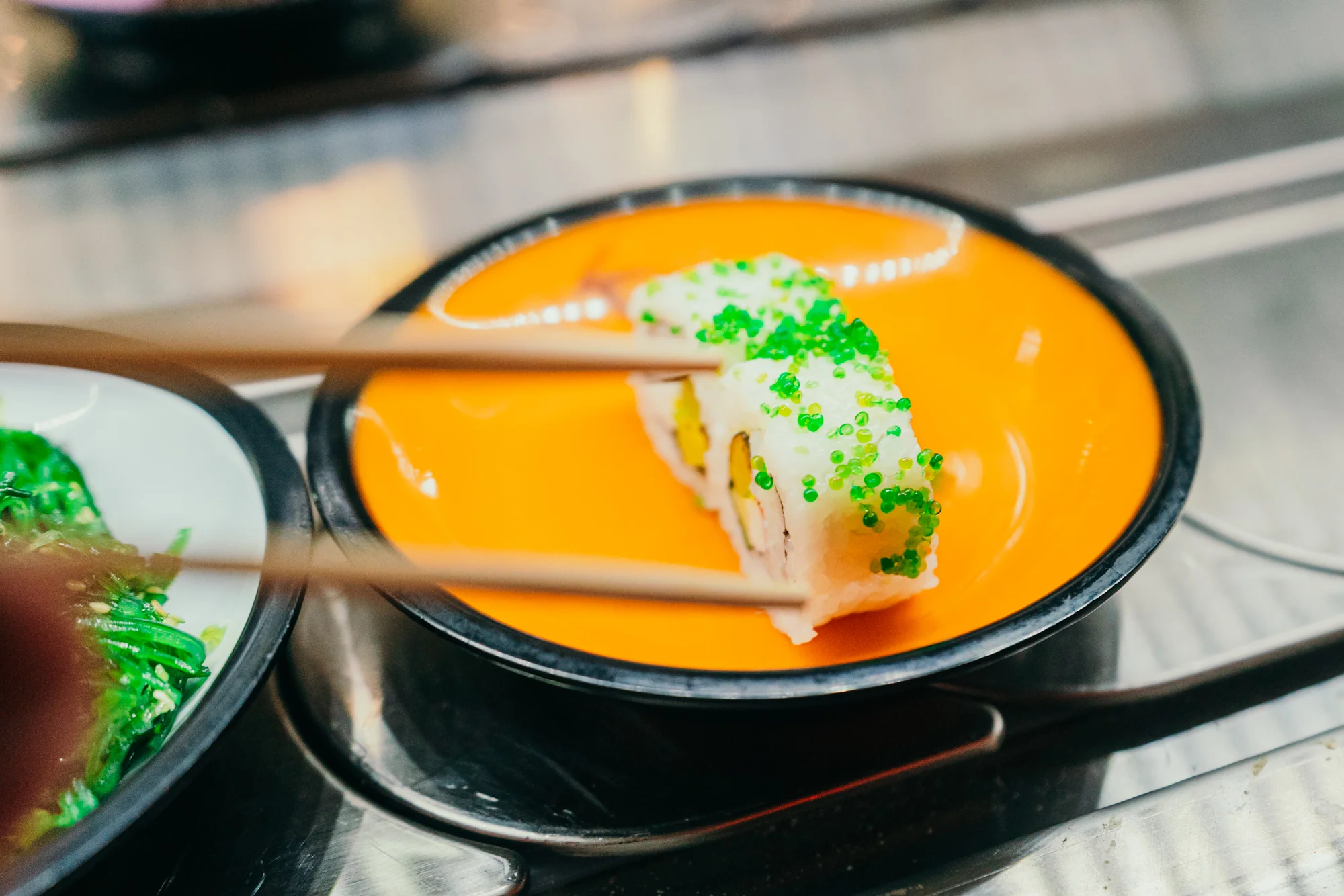 Running sushi: 2 hodiny neomezené konzumace sushi a dalších asijských specialit