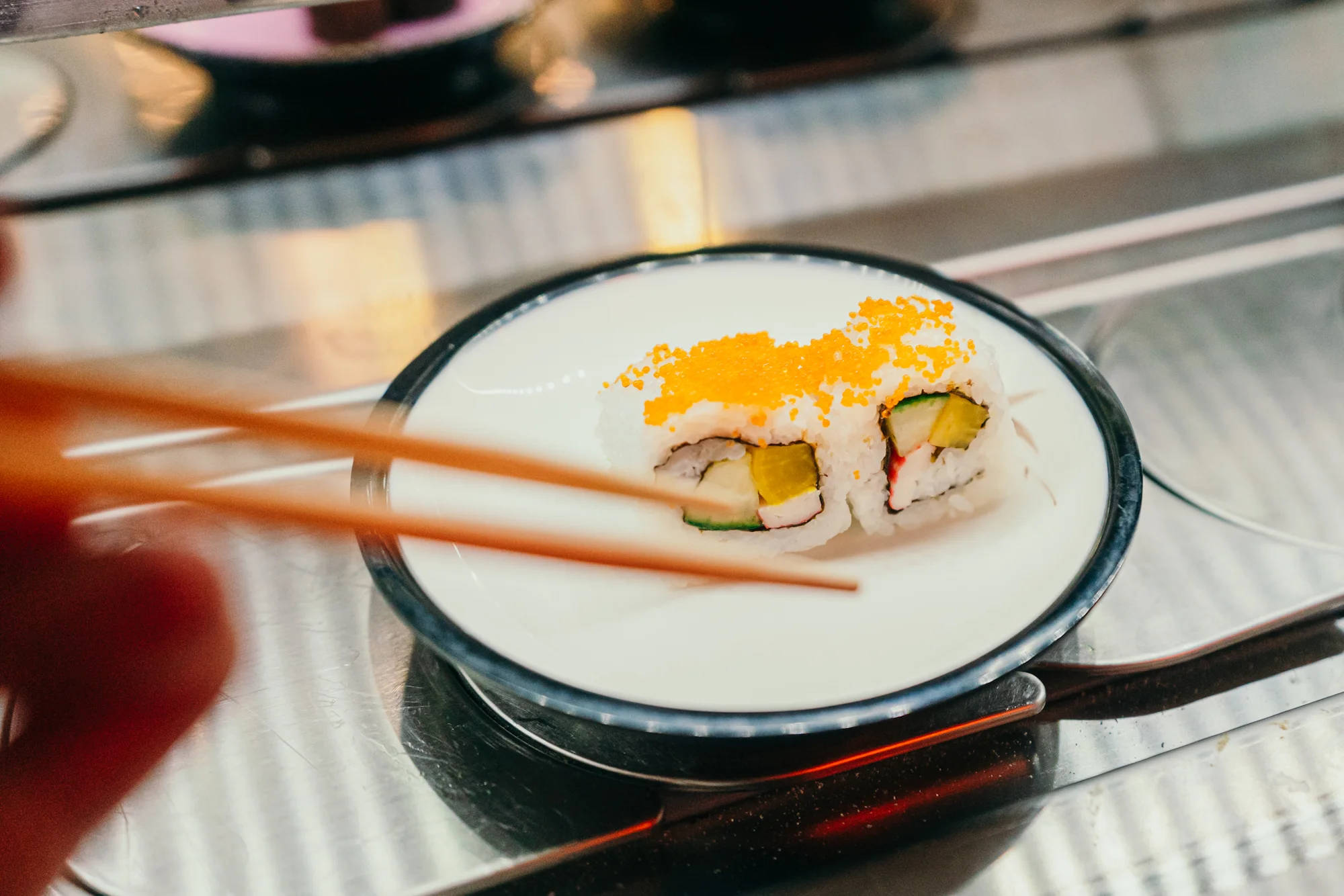 Running sushi: 2 hodiny neomezené konzumace sushi a dalších asijských specialit