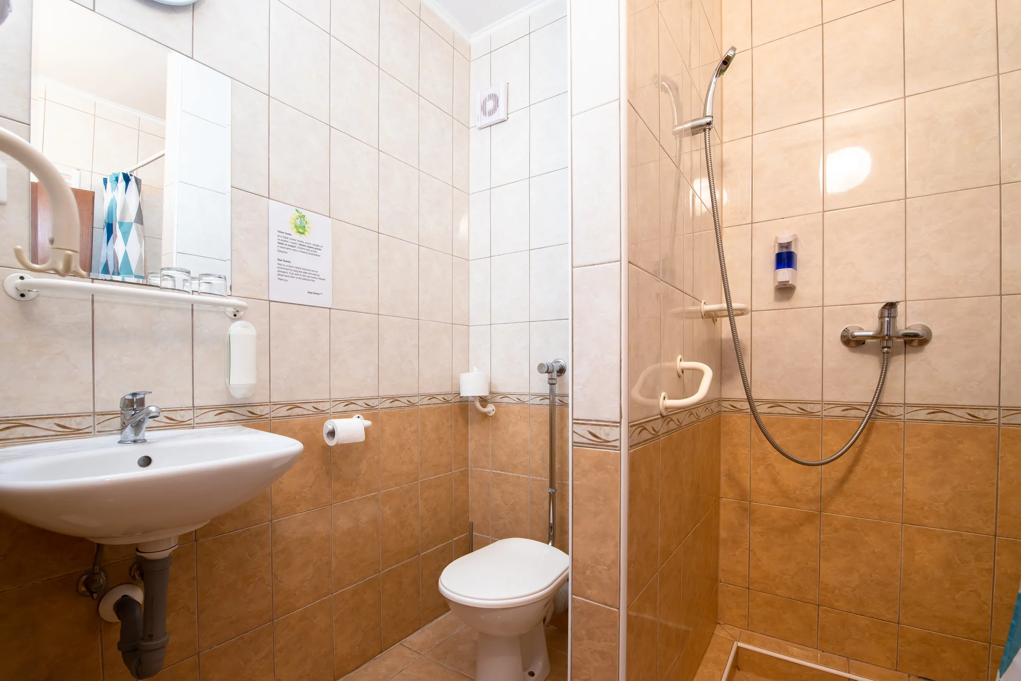 Skvělý odpočinek ve 3* rodinném hotelu ve Veľkém Mederu vč. polopenze