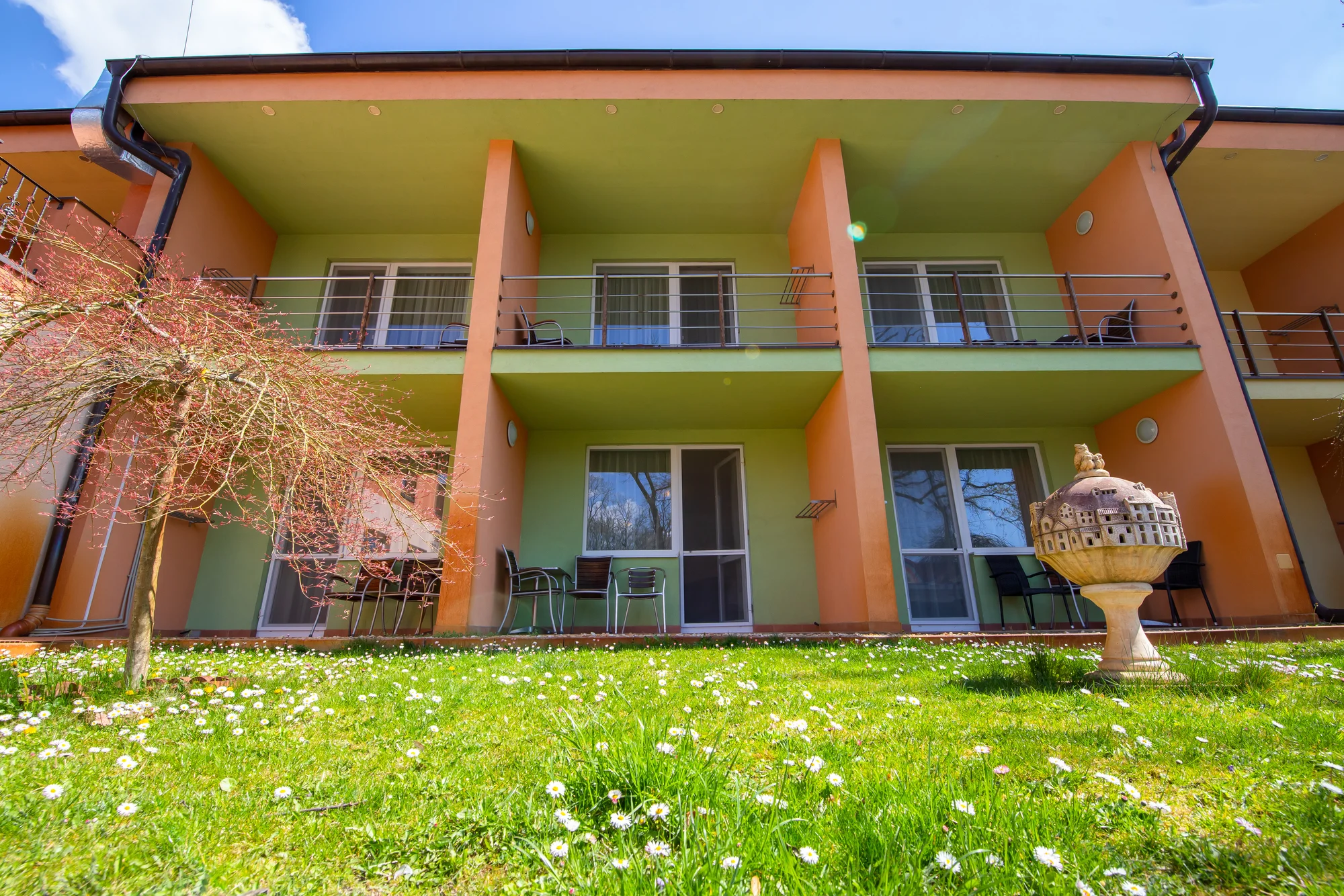 Skvělý odpočinek ve 3* rodinném hotelu ve Veľkém Mederu vč. polopenze