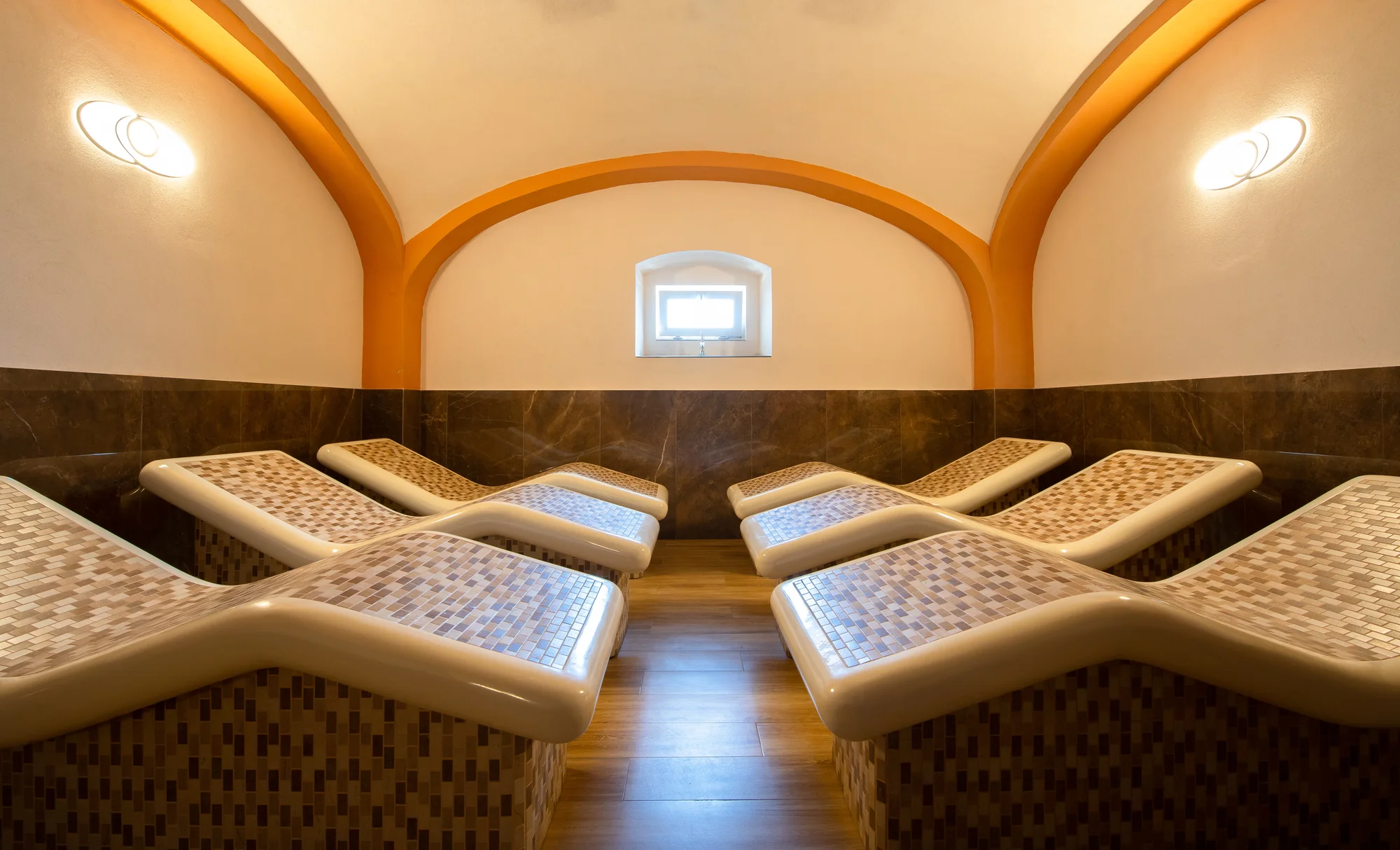 Překvapte svou polovičku romantickým pobytem v Trnavě: pivní lázně, chutné jídlo i wellness