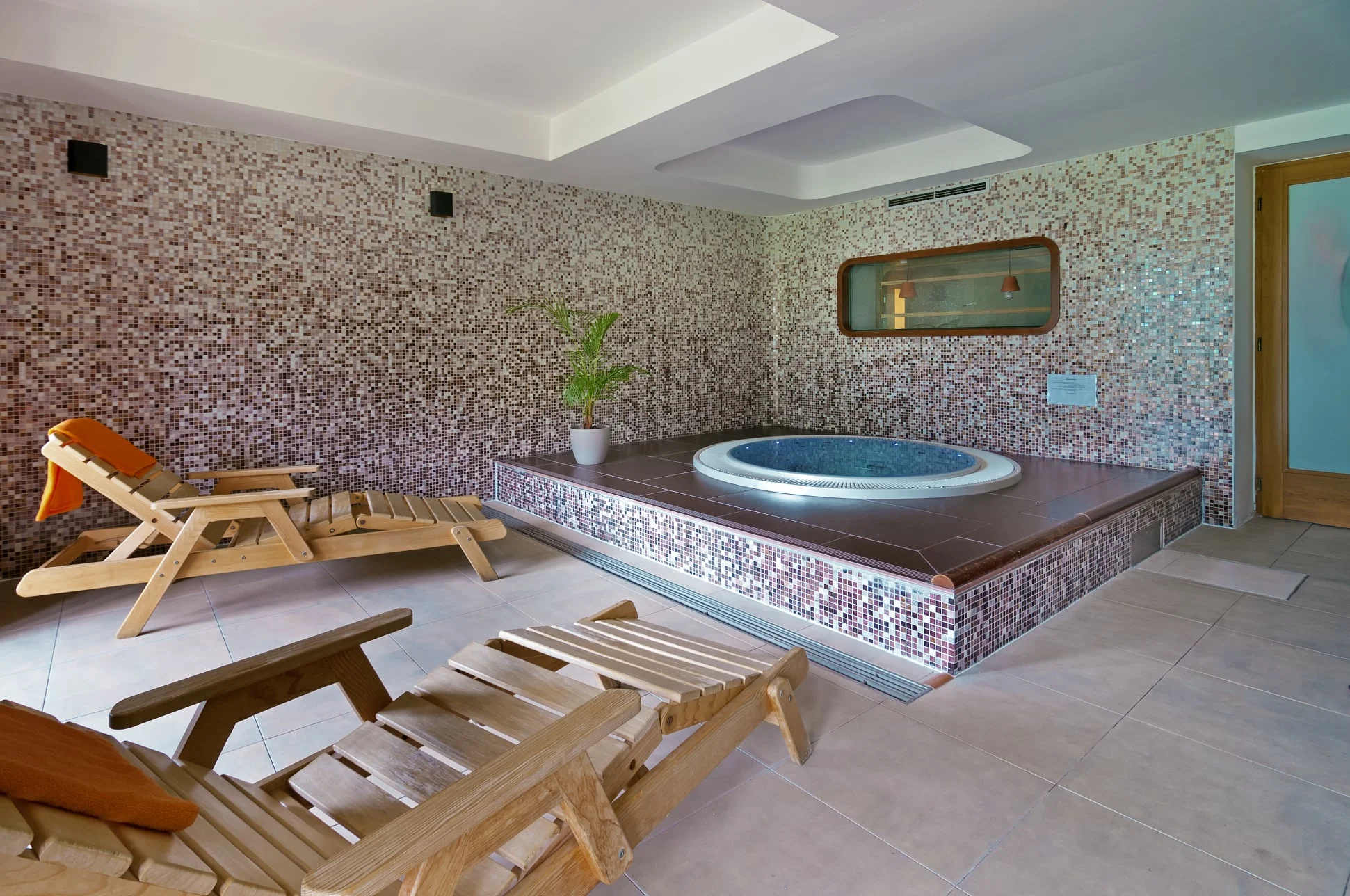 Wellness ve Špindlu se snídaní či polopenzí, neomezený vstup do bazénu a saunového světa