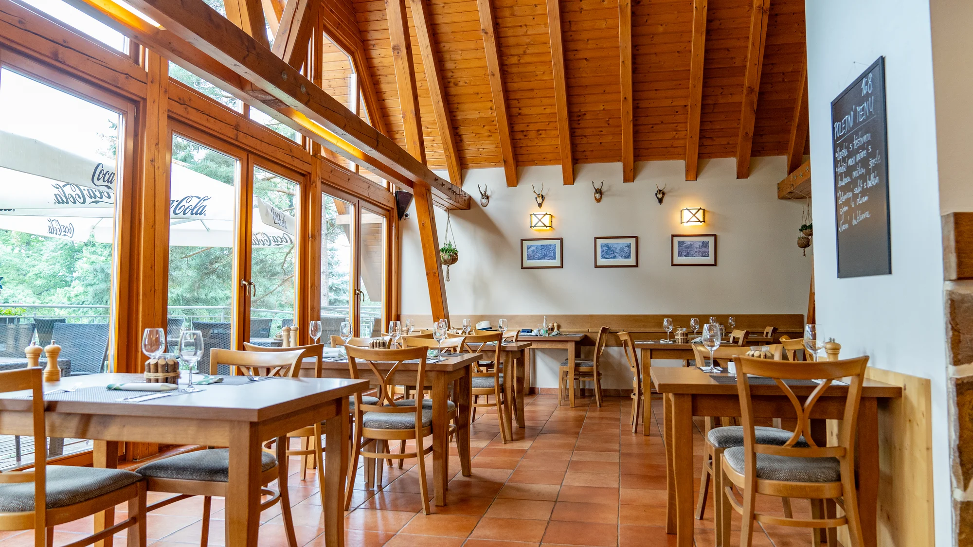 4* relax v Hluboké nad Vltavou se snídaní nebo polopenzí, wellness i kreditem na další služby