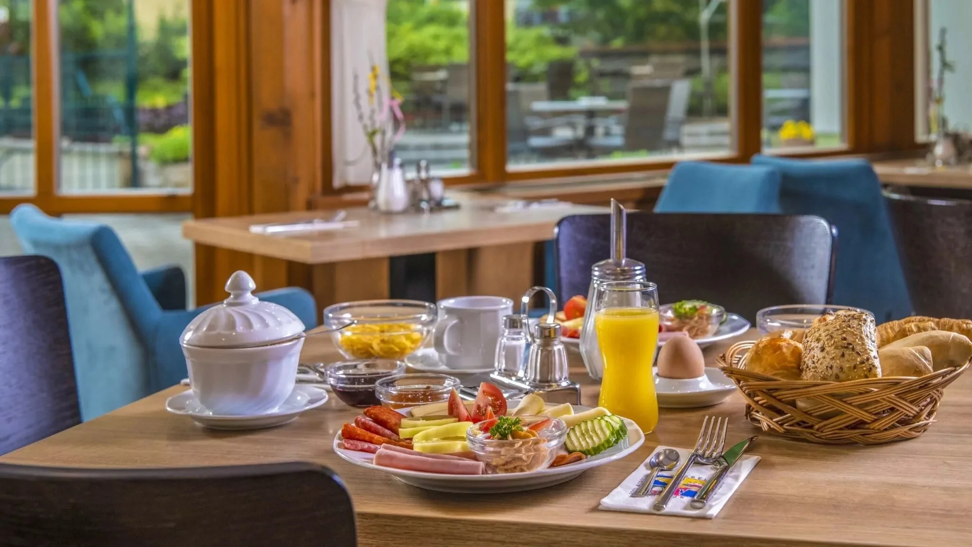 Dovolená v Budapešti: příjemný pobyt se snídaní v hotelu blízko centra