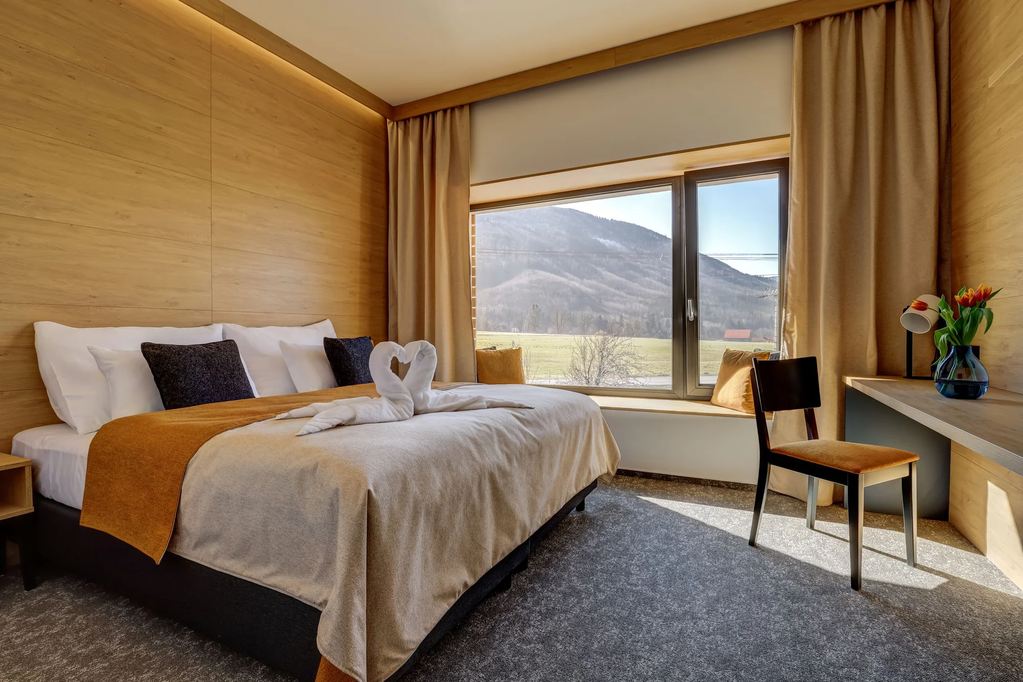 Designový hotel v Beskydech: apartmán s vířivkou, vyhlášená kuchyně, polopenze
