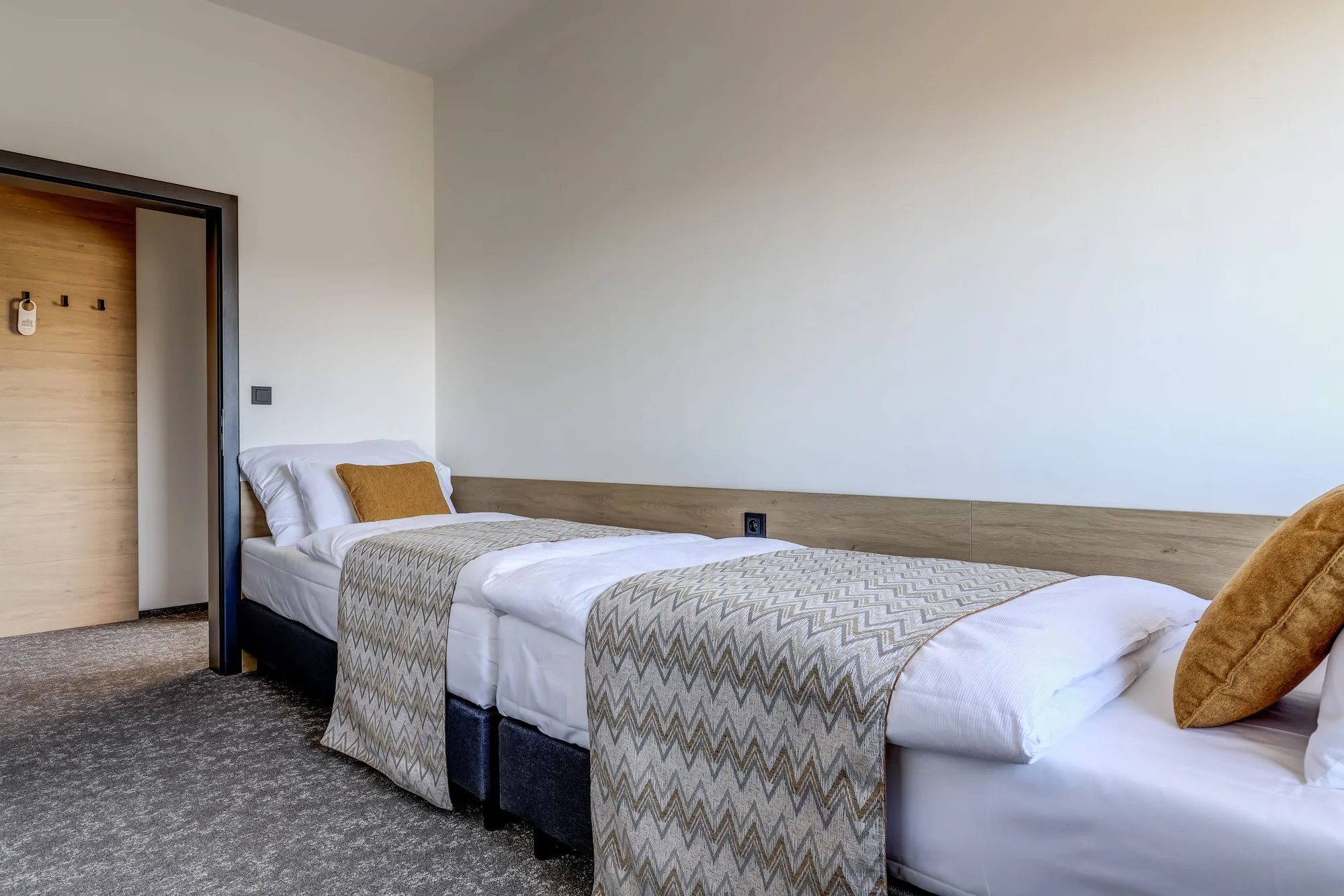 Designový hotel v Beskydech: apartmán s vířivkou, vyhlášená kuchyně, polopenze
