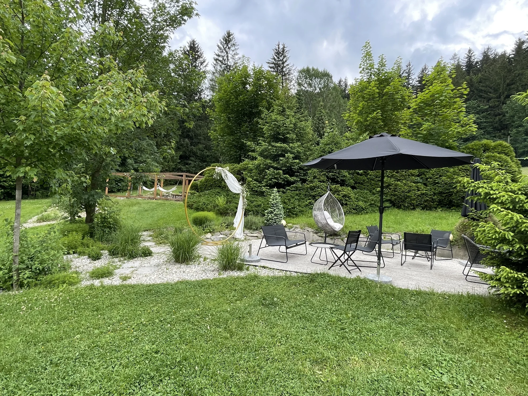 Dovolená v Beskydech: luxusní designový garden hotel s vynikající kuchyní, wellness i přírodním koupáním