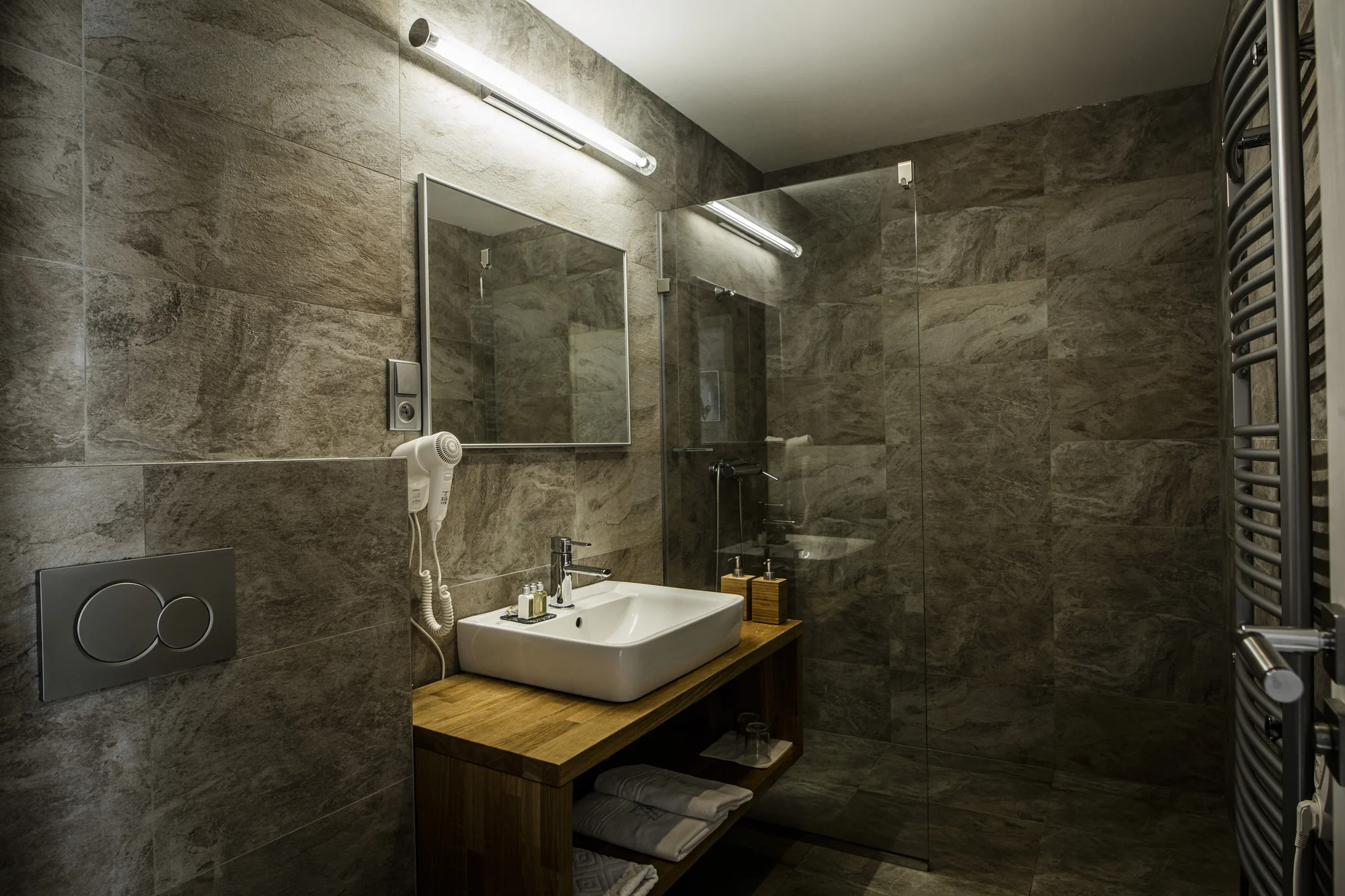 Dovolená v Beskydech: luxusní designový garden hotel s vynikající kuchyní, wellness i přírodním koupáním