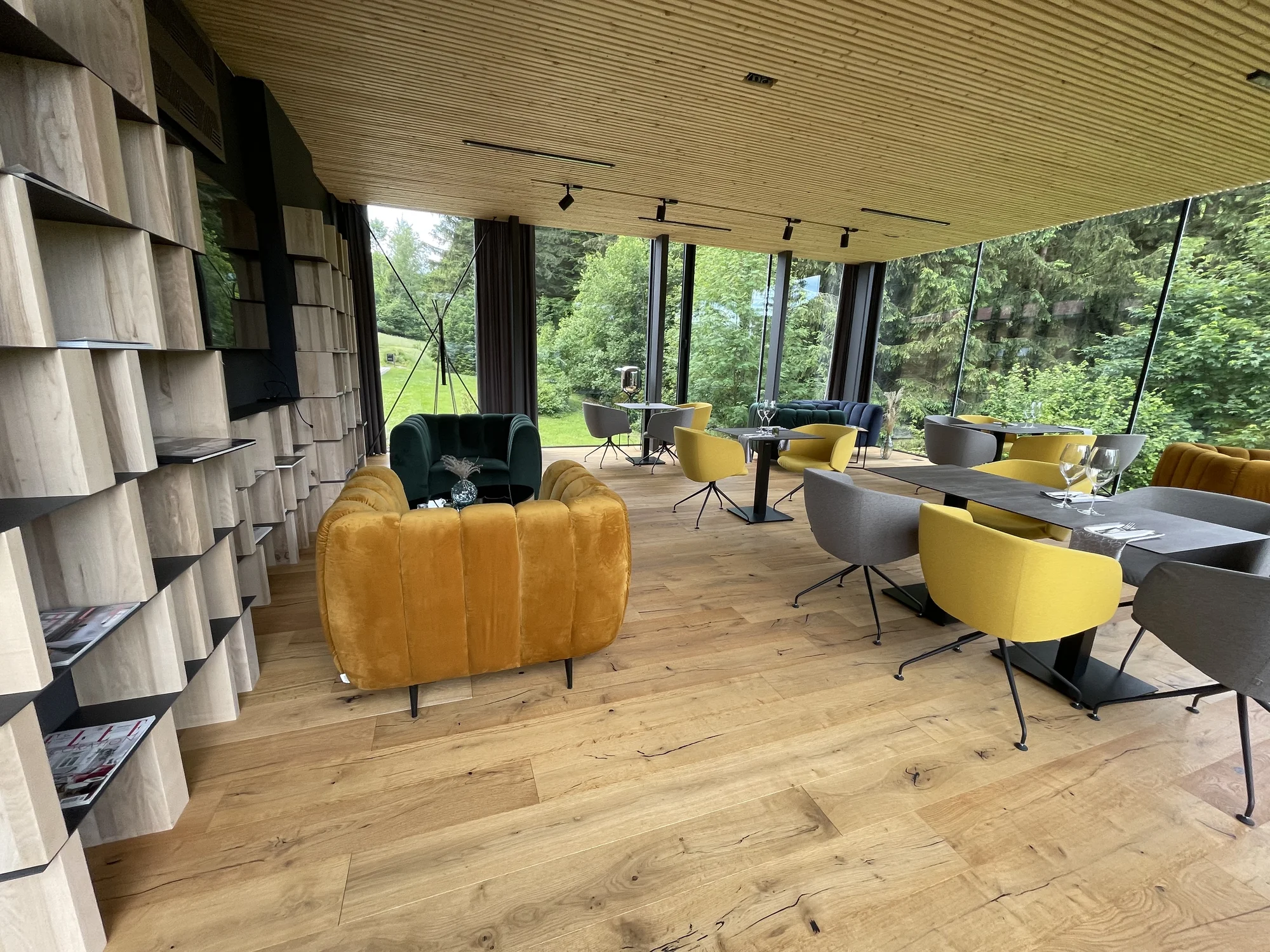 Dovolená v Beskydech: luxusní designový garden hotel s vynikající kuchyní, wellness i přírodním koupáním