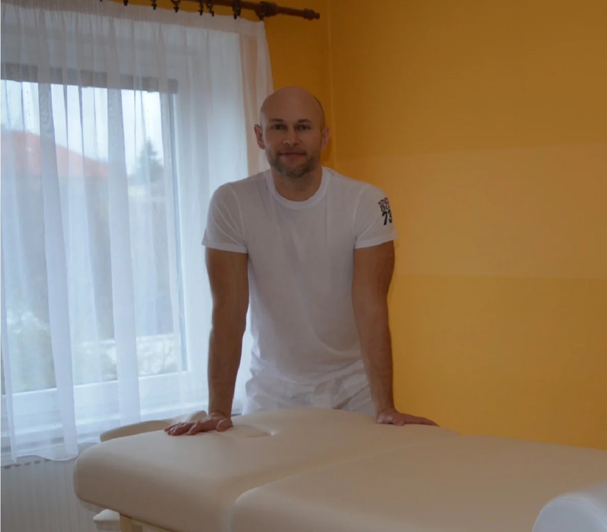 Sportovně-relaxační masáž v délce 70 nebo 100 min.: zadní část těla i celotělová