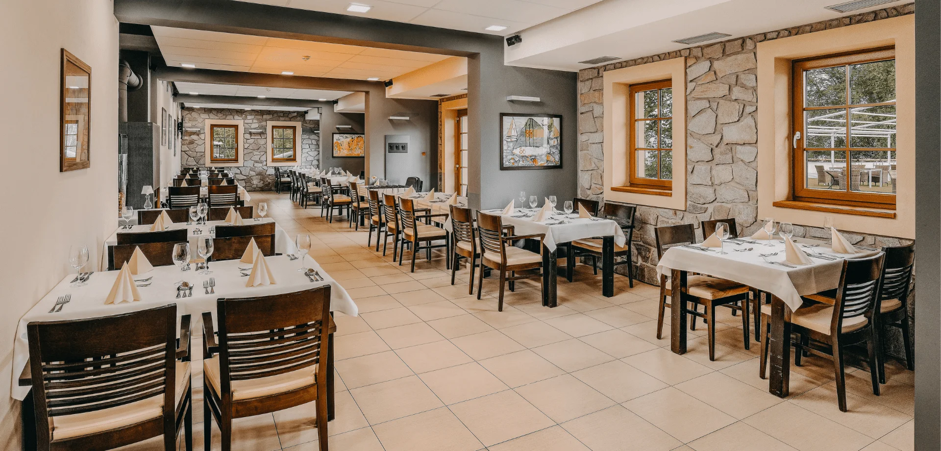 Pobyt ve 4* resortu na Lipně: jídlo i 90minutové nebo neomezené vstupy do moderního wellness