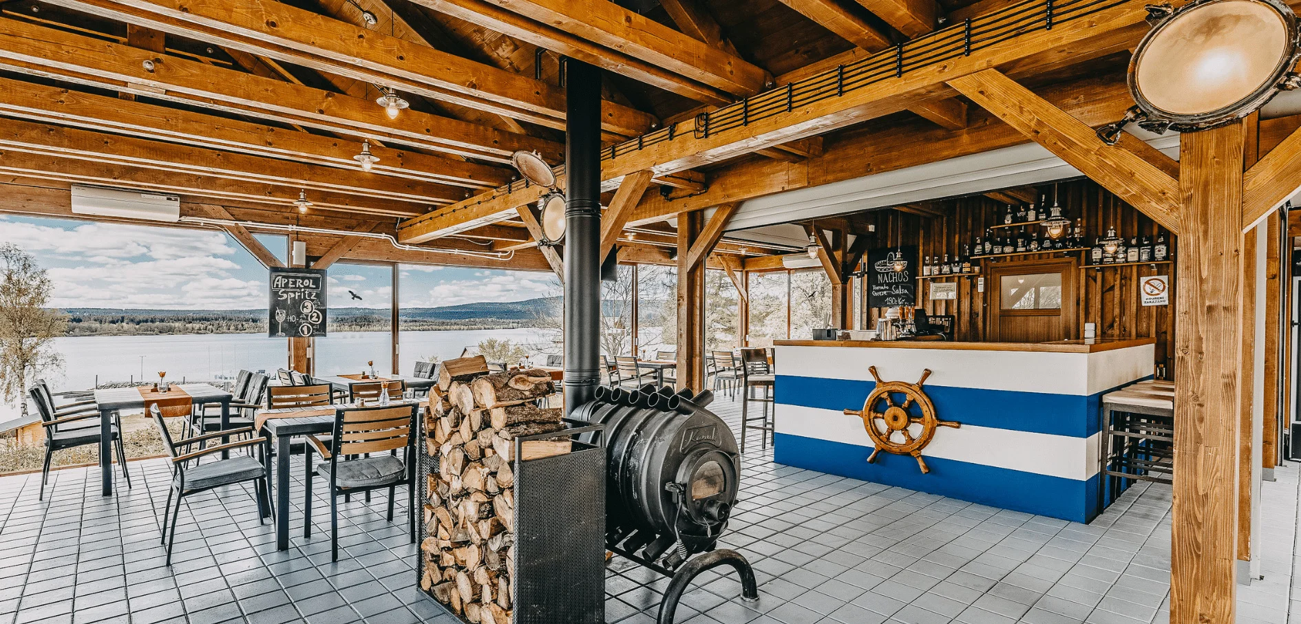 Pobyt ve 4* resortu na Lipně: jídlo i 90minutové nebo neomezené vstupy do moderního wellness
