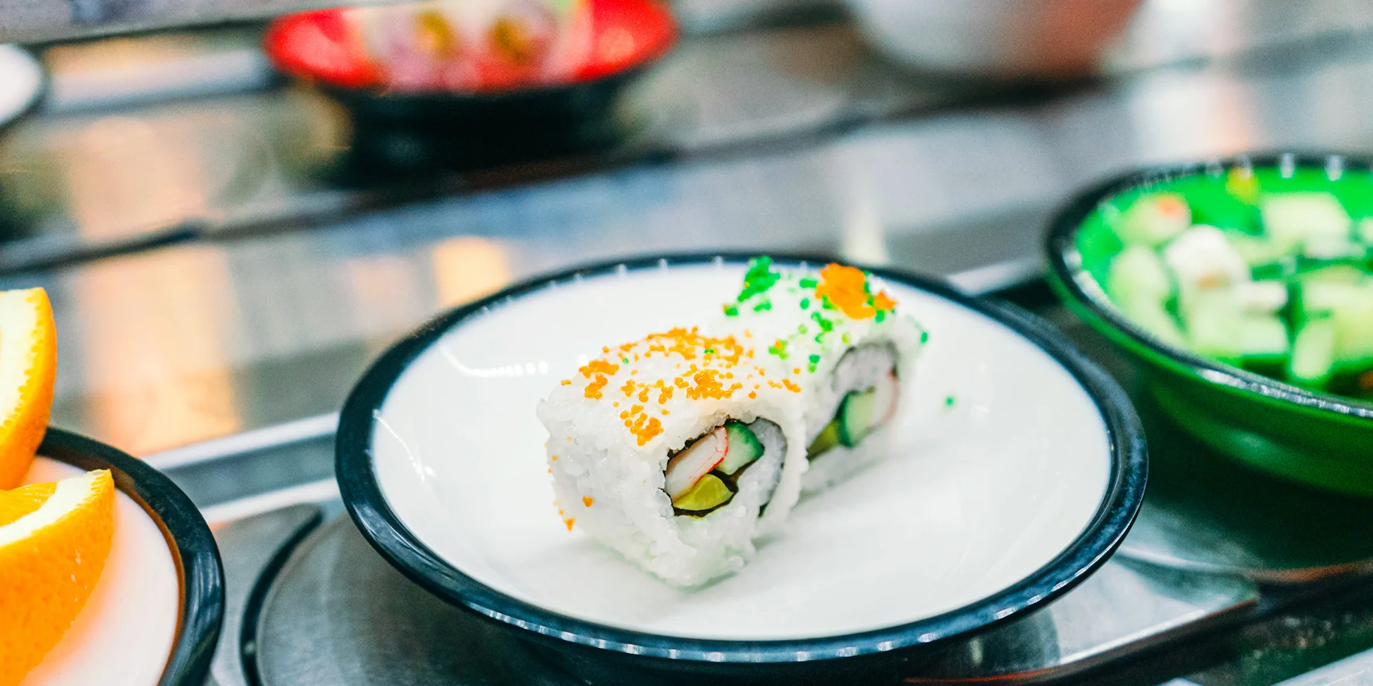 Running sushi: 2 hodiny neomezené konzumace sushi a dalších asijských specialit