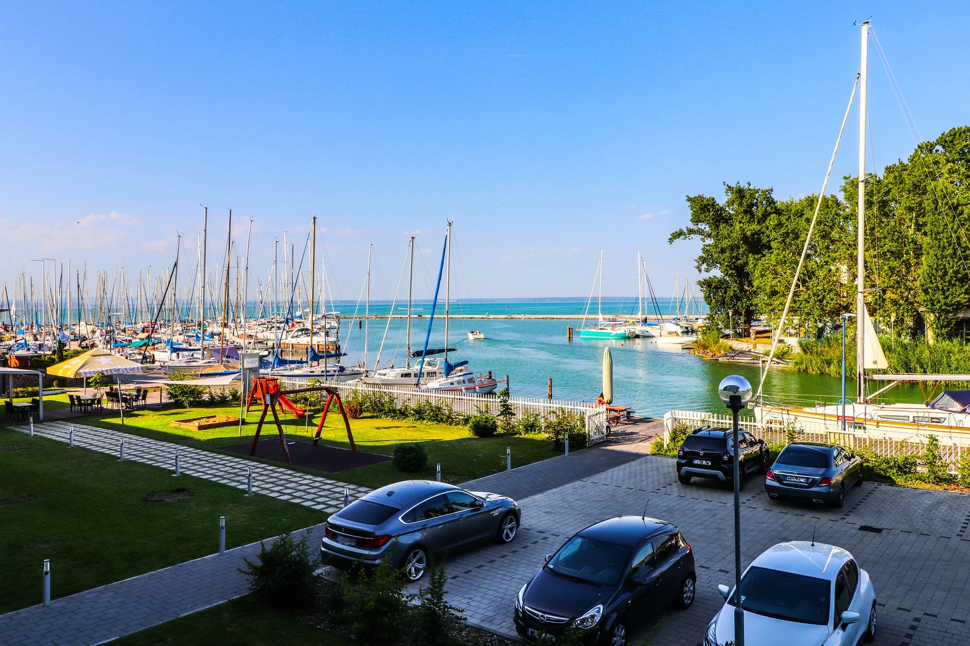 Relax ve wellness hotelu Yacht**** na břehu Balatonu pro pár i celou rodinu