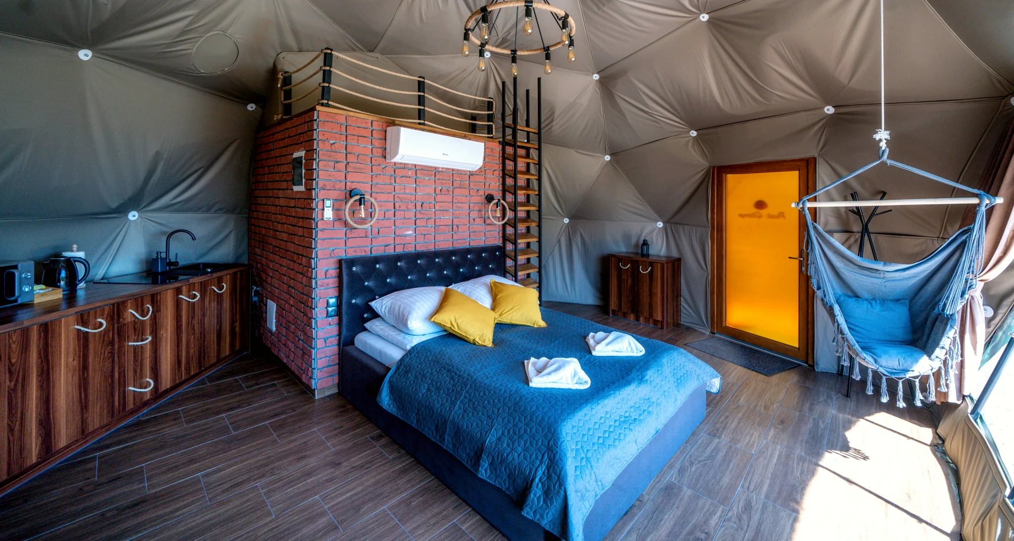 Romantický glamping s venkovní vířivkou jen 8 km od Zakopaného