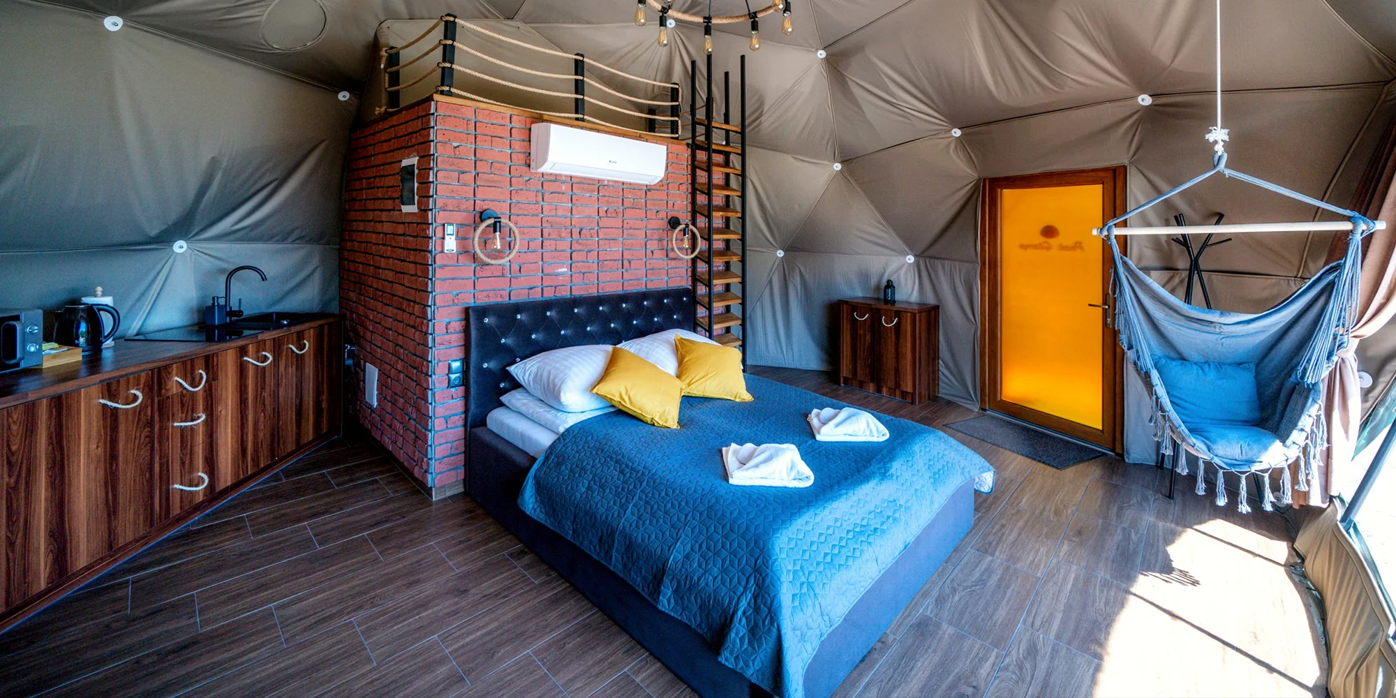 Romantický glamping s venkovní vířivkou jen kousek od Zakopaného