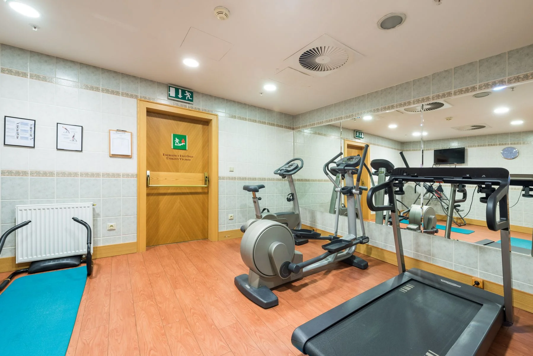 Historický hotel u Strahovského kláštera: snídaně, sauna, možnost snacku i drinku