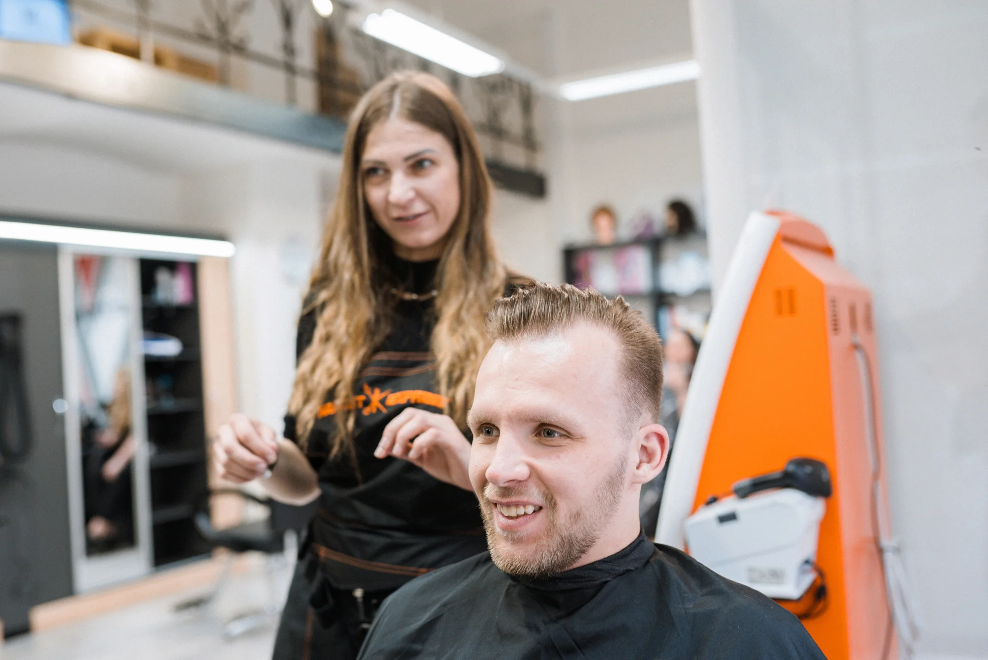 Bez objednání: moderní pánský střih, mytí i foukaná - pobočka Kobližná
