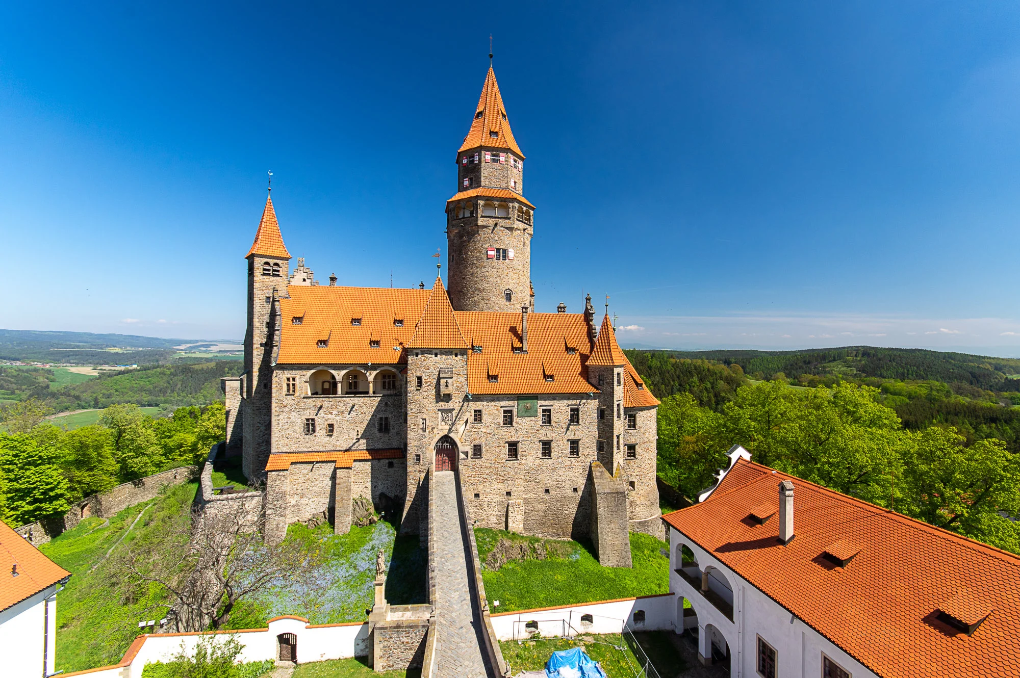 Luxusní maringotka se saunou v přírodě nedaleko Bouzova a Javoříčských jeskyní: pobyt i s farmářskou snídaní