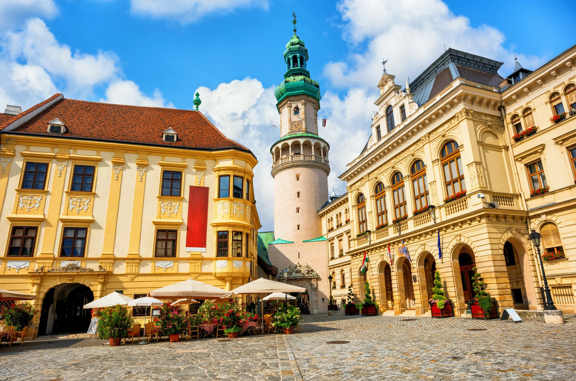 Krásný hotel v Šoproni: polopenze, wellness a poukaz na procedury, dítě zdarma