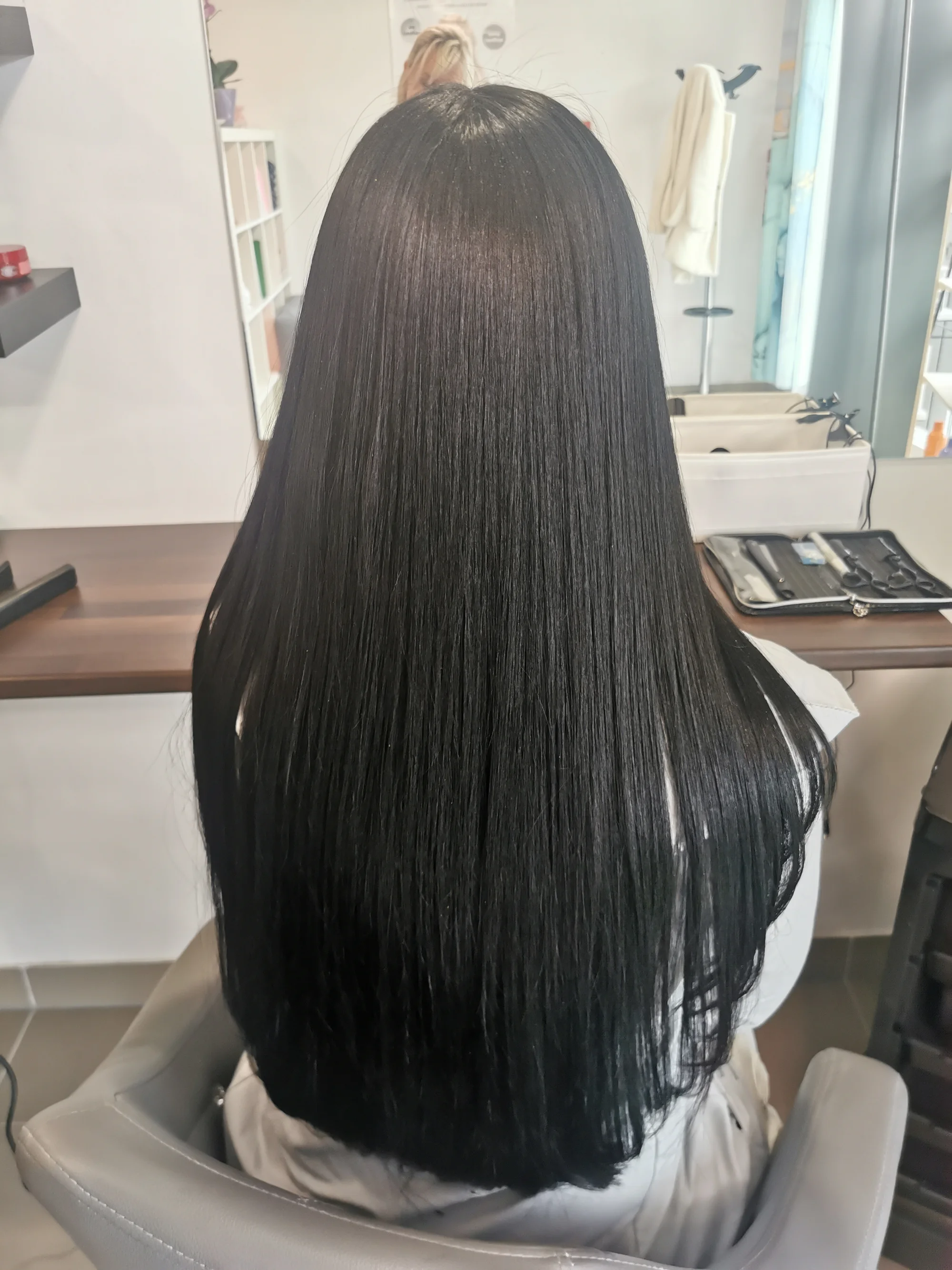 Brazilský keratin nebo intenzivní výživa vlasů pro lesk a sílu vlasů včetně střihu
