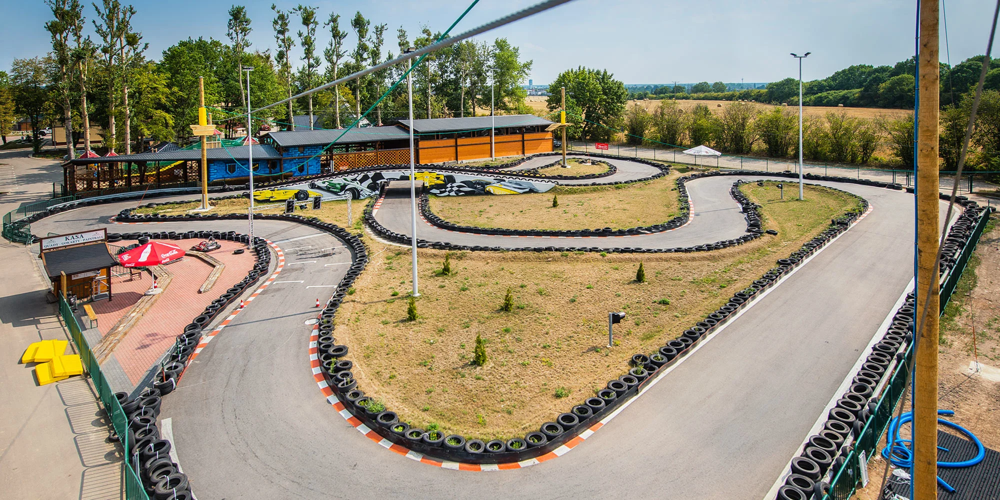 Zážitkové pobyty s jídlem i wellness: v areálu střelnice, lanový park, motokáry a další
