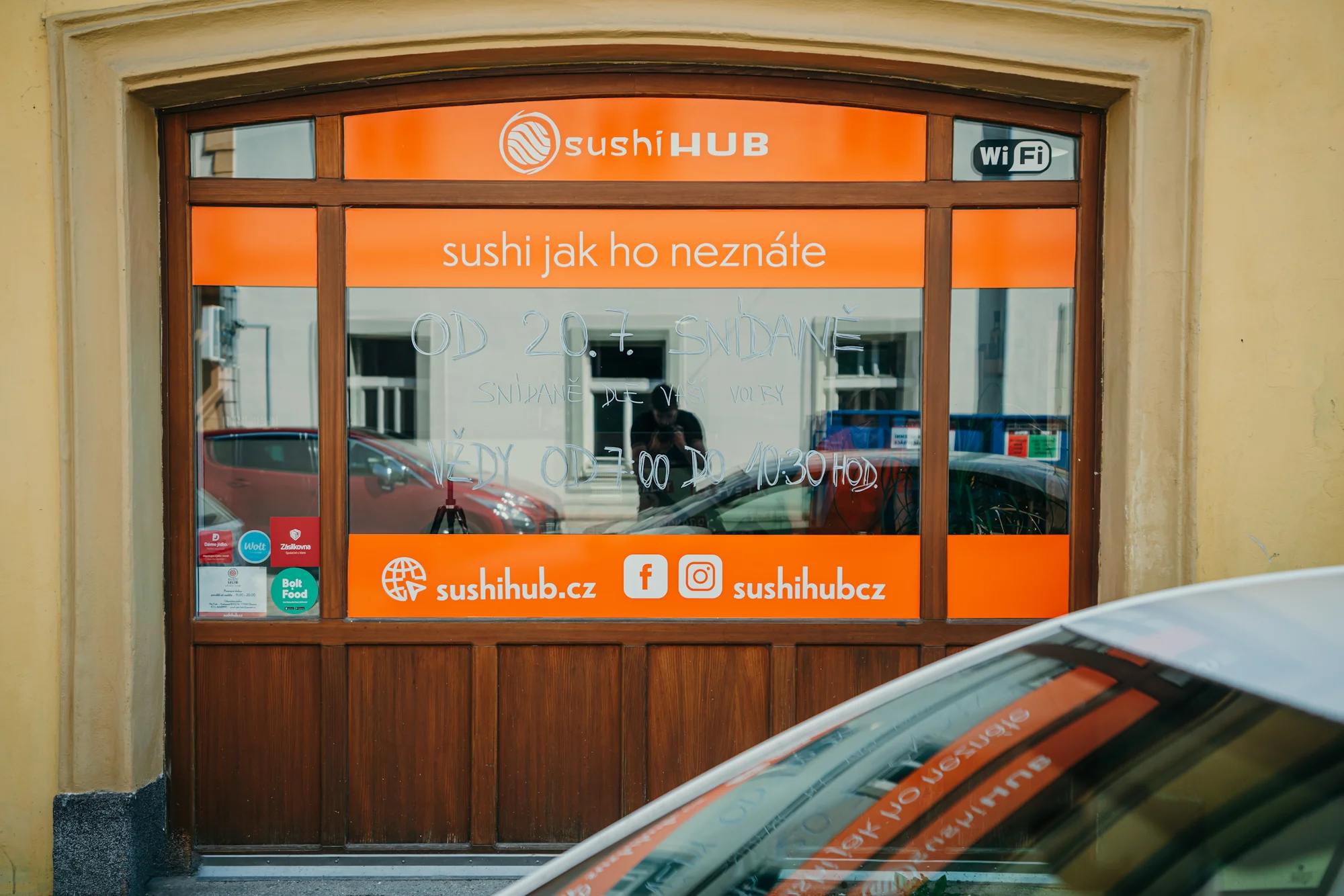 Havajský poke bowl podle výběru ze 3 druhů na odnos s sebou