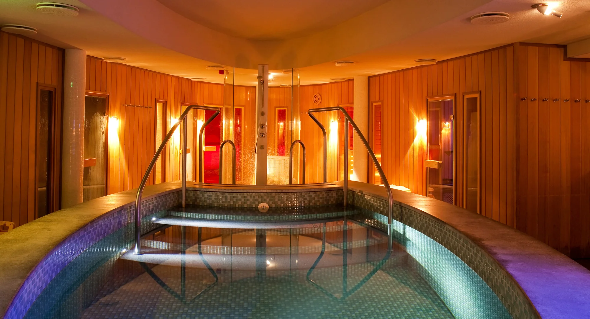 5* luxus v Sárváru: neomezený wellness a 22 bazénů, pokoj s terasou a božská gastronomie