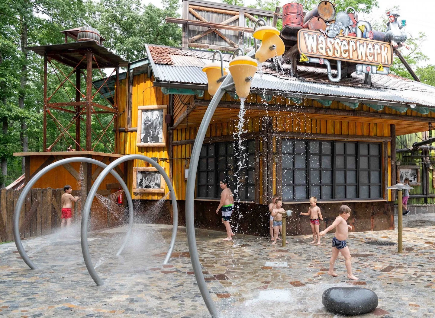 Familypark: vstupenka do největšího zábavního parku v Rakousku vč. vstupů na atrakce