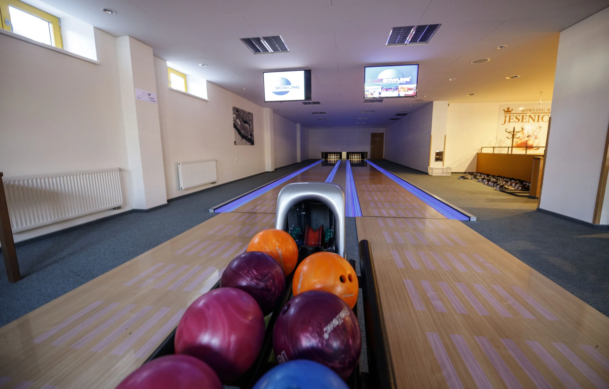Hodina bowlingu, pizzy a nápoje podle výběru pro 2, 4 nebo 6 osob
