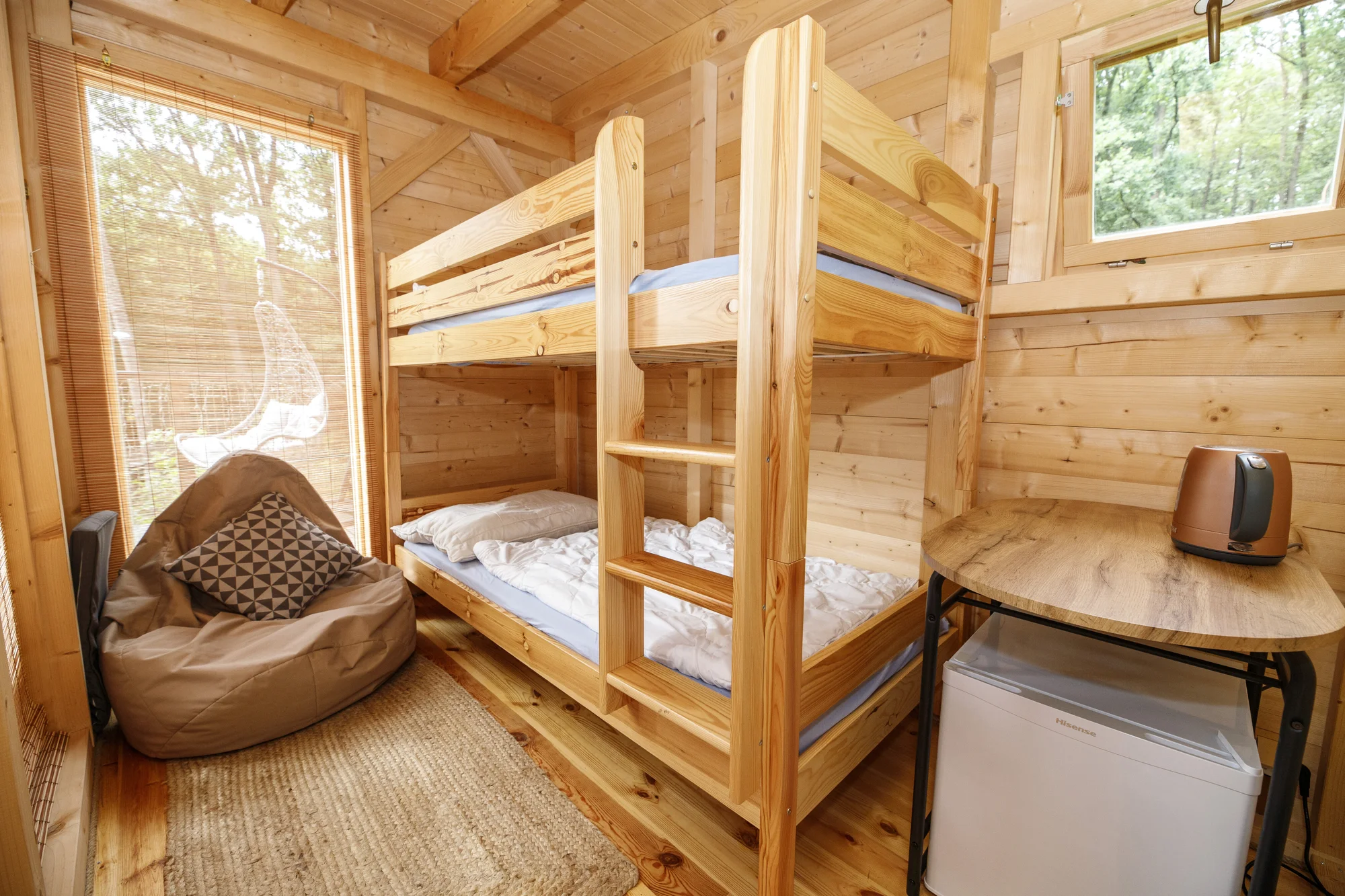 Netradiční dovolená v Českém ráji: treehouse pro pár i rodinu s půjčením loďky i možností snídaňového koše