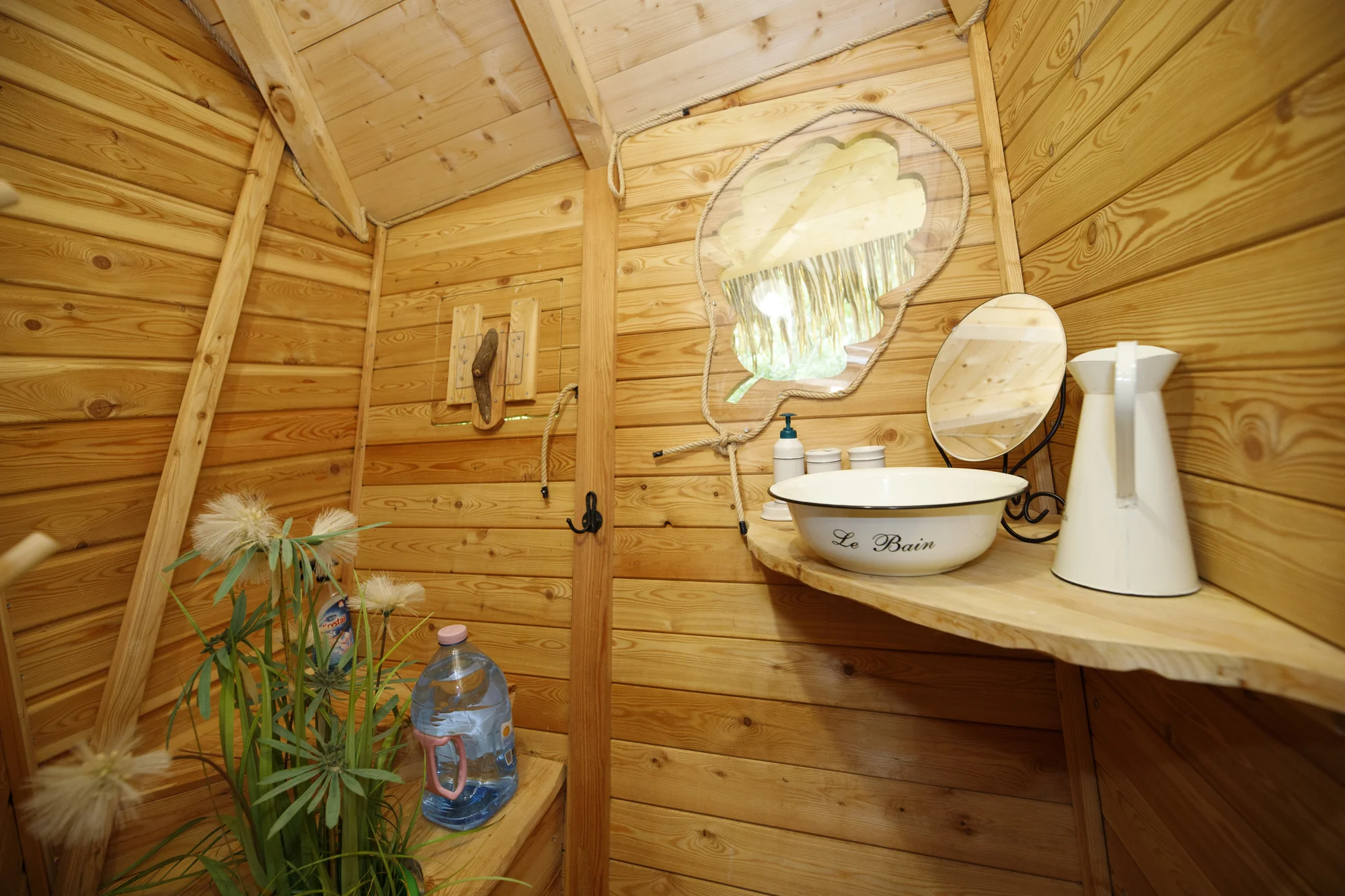 Netradiční relax v Českém ráji: domek na stromě pro 2–4 os. a zapůjčení loďky i možnost snídaňového koše