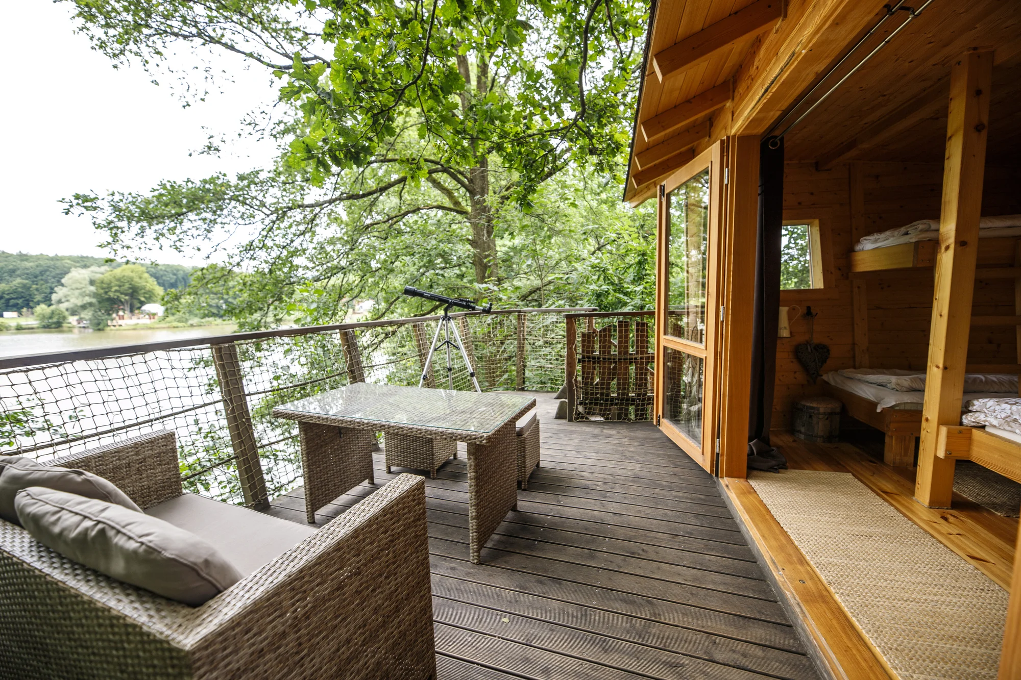 Netradiční relax v Českém ráji: domek na stromě pro 2–4 os. a zapůjčení loďky i možnost snídaňového koše