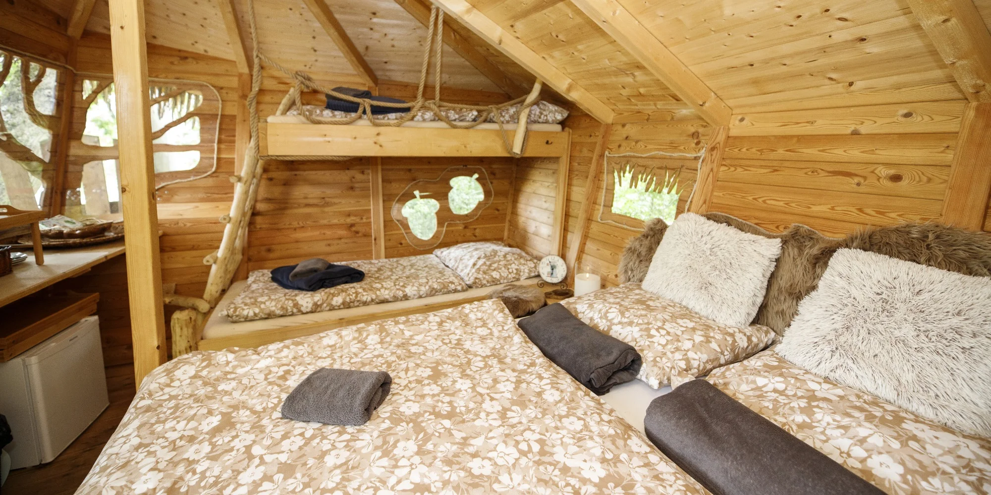 Netradiční relax v Českém ráji: domek na stromě pro 2–4 os. a zapůjčení loďky i možnost snídaňového koše