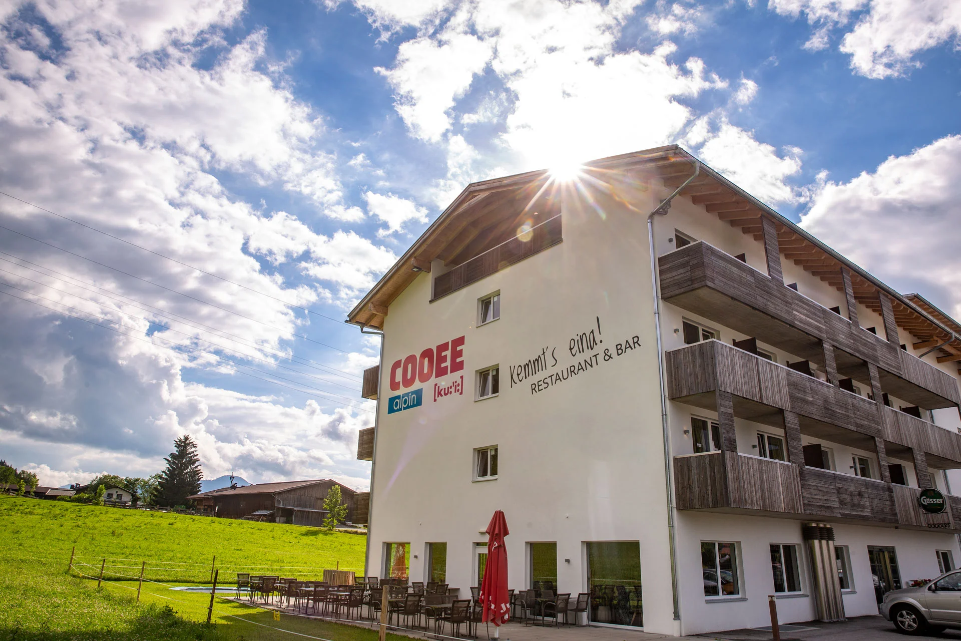 Dovolená v Kitzbühelských Alpách v Tyrolsku: krásný hotel se snídaní či polopenzí a relax zónou