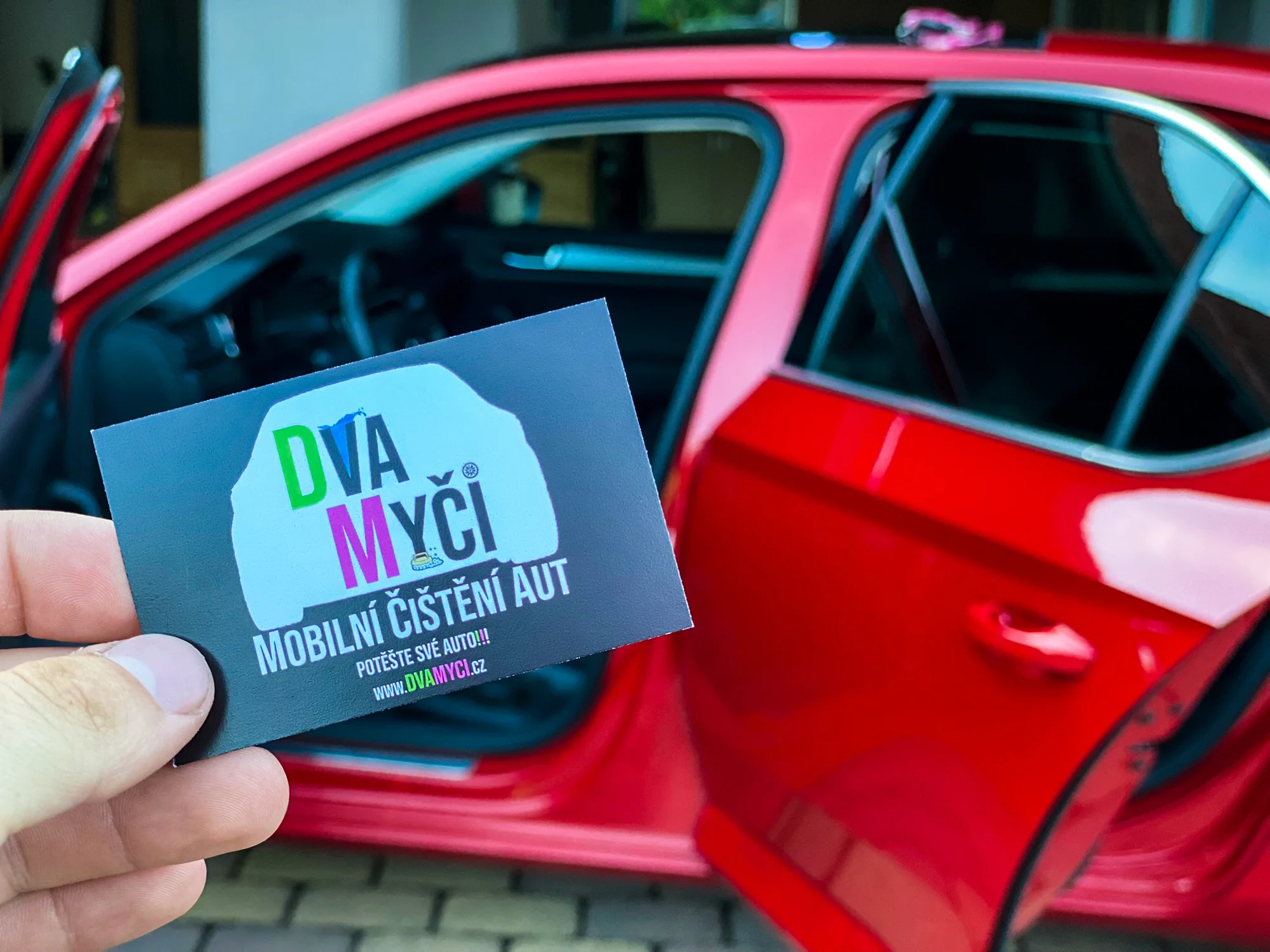Čištění auta u vás před domem: interiér, exteriér i kompletní balíček
