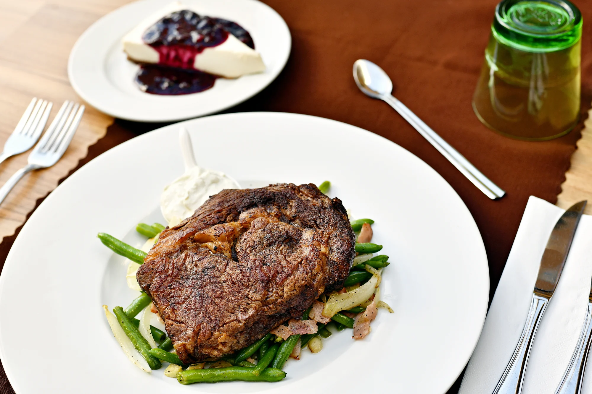 Speciální steakové 3chodové menu s výhledem na Karlův most pro 1 i 2 osoby