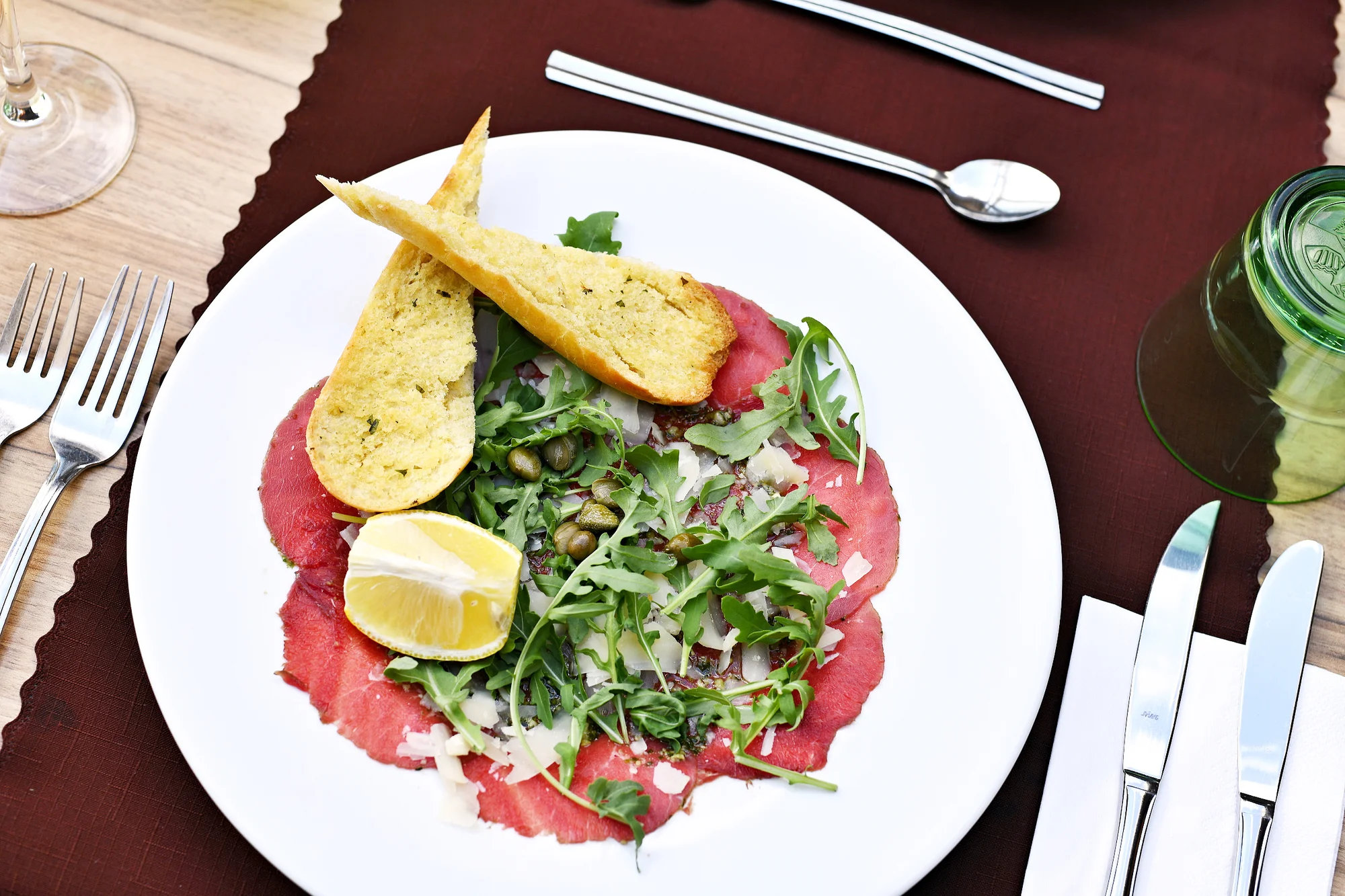 Speciální steakové 3chodové menu s výhledem na Karlův most pro 1 i 2 osoby