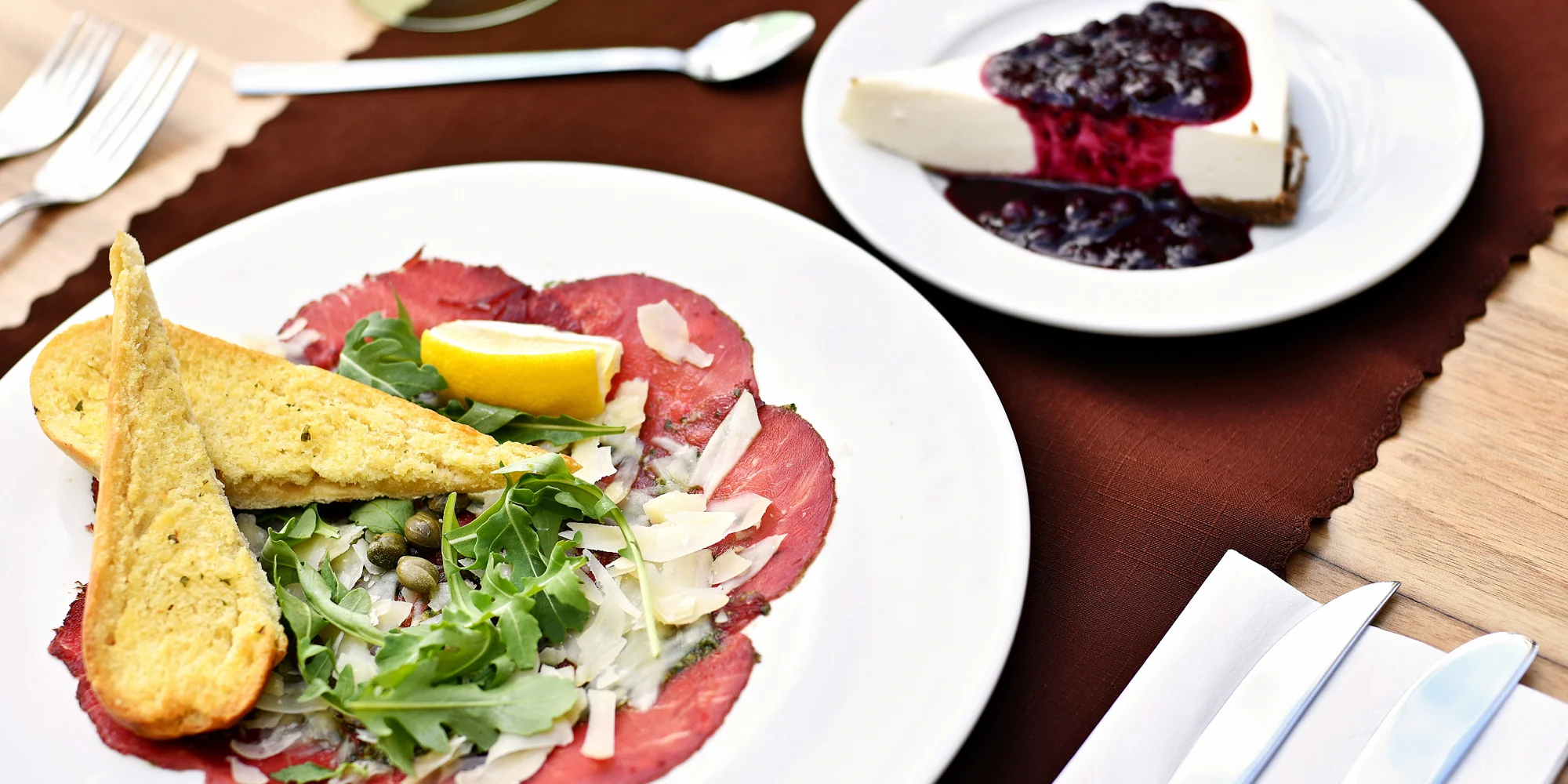 Speciální steakové 3chodové menu s výhledem na Karlův most pro 1 i 2 osoby