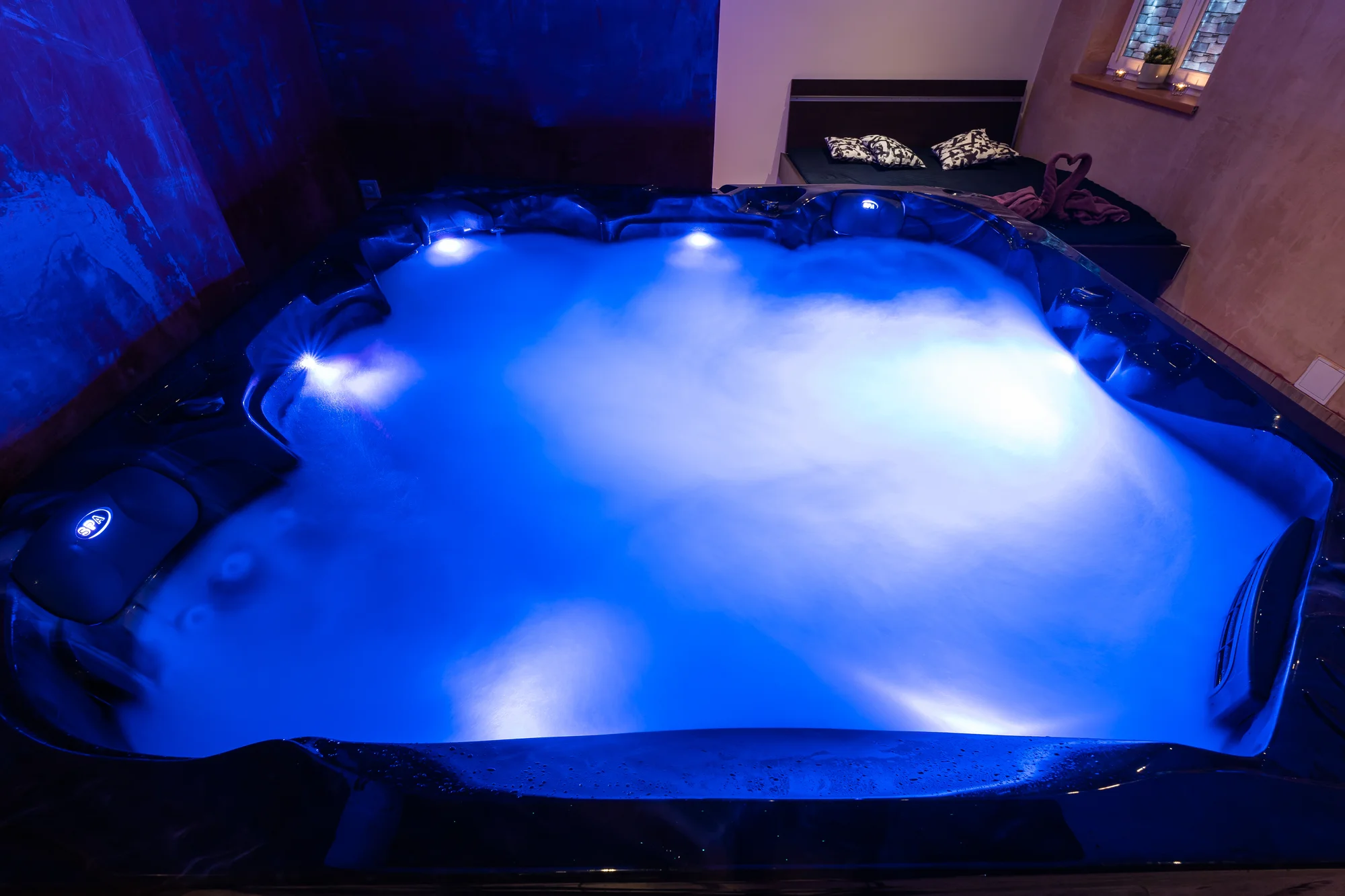 Privátní wellness Diamond pro 2 osoby: vířivka se slanou vodou, infrasauna i varianty s vínem