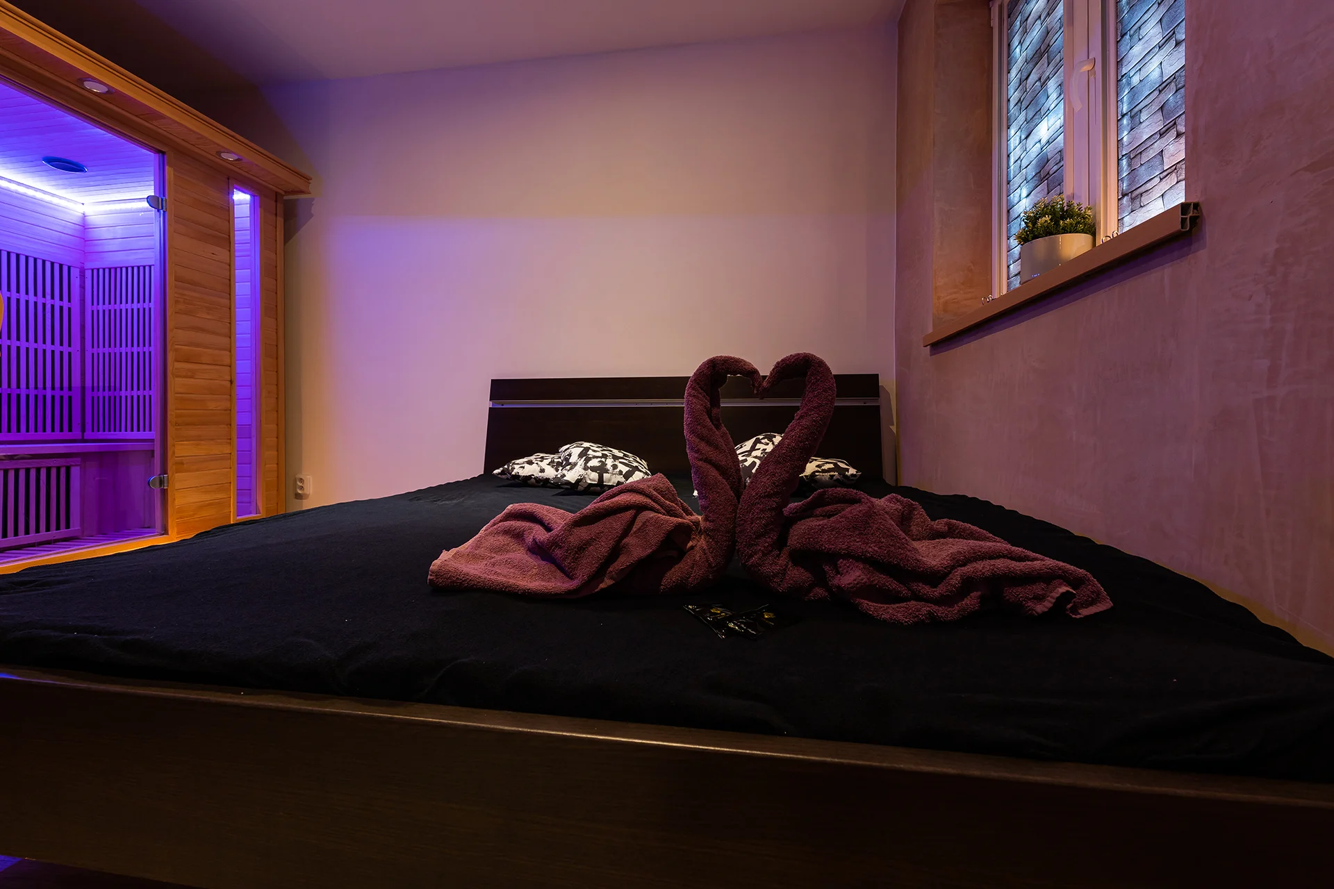 Privátní wellness Diamond pro 2 osoby: vířivka se slanou vodou, infrasauna i varianty s vínem