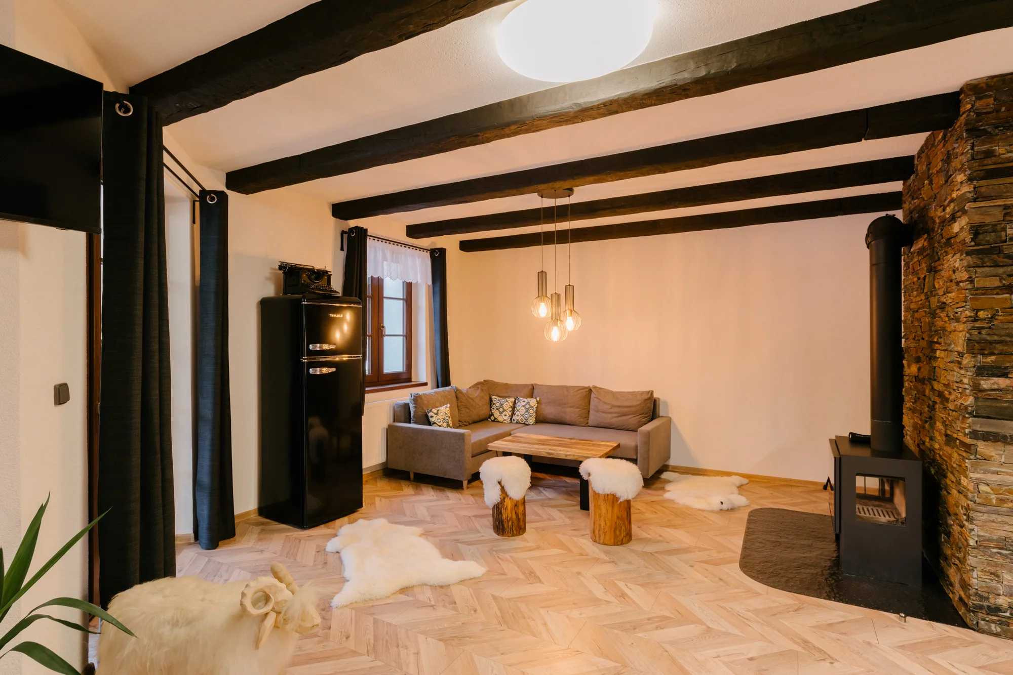 Dovolená s parádním výhledem na Lysou horu: designové apartmány nebo samostatná COOLna