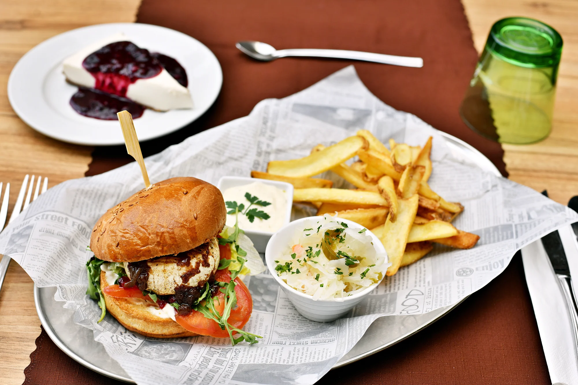 Otevřený voucher na 700–2 500 Kč na cokoliv v restauraci s výhledem na Karlův most