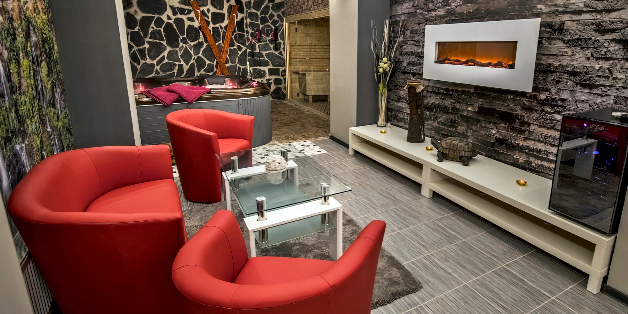Romantika v privátním wellness: krb, sauna a vířivka na 2 hod. nebo celou noc
