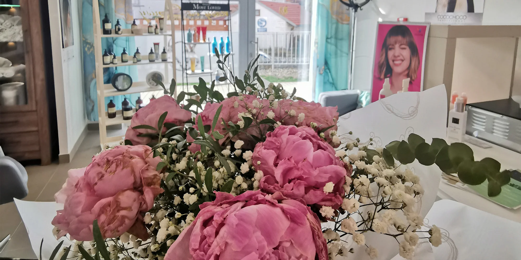 Kadeřnický balíček se střihem, regenerací, foukanou a stylingem