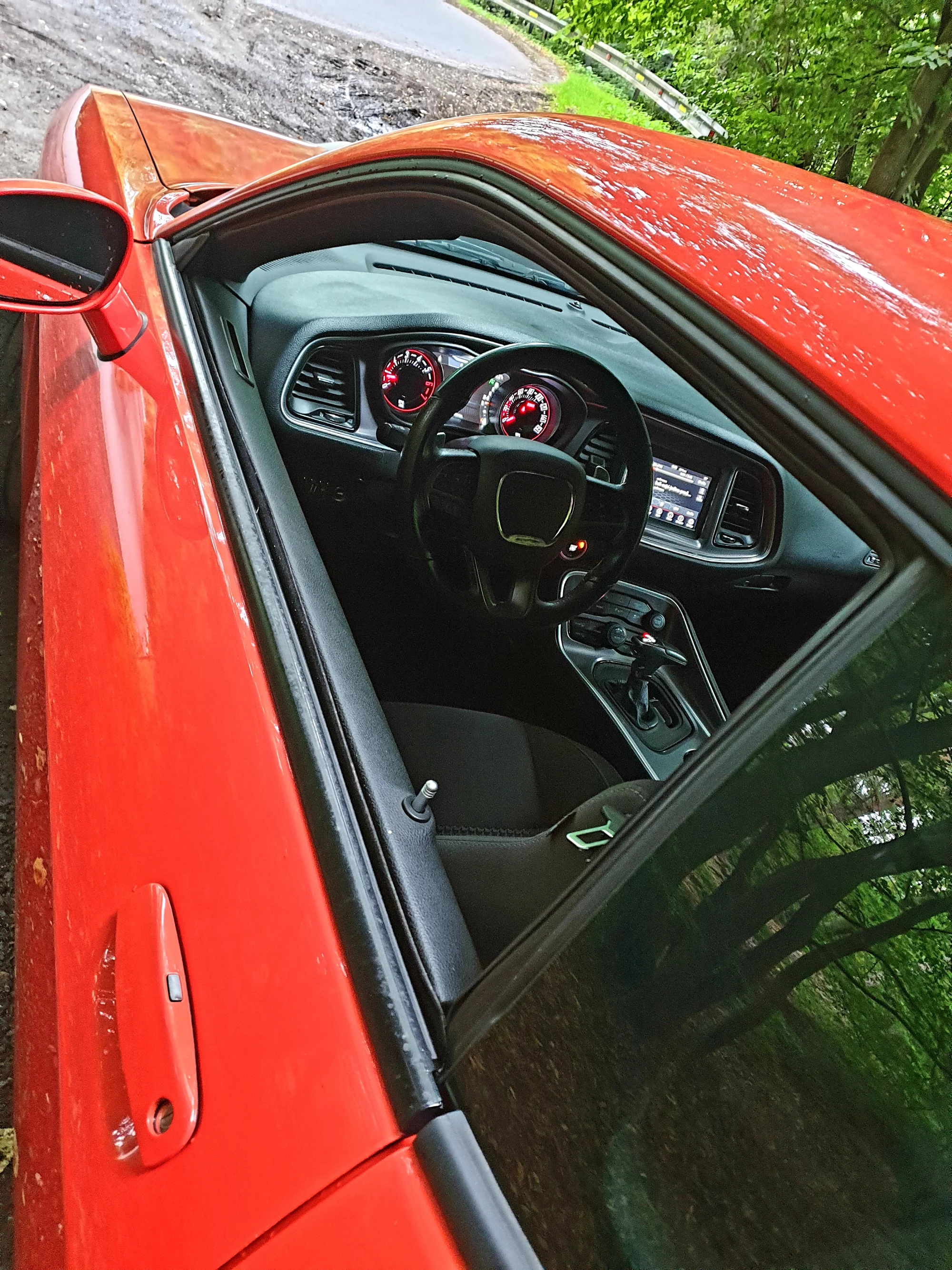 Dodge Challenger V8 HEMI: 15 min. spolujízdy nebo až 12 hod. řízení