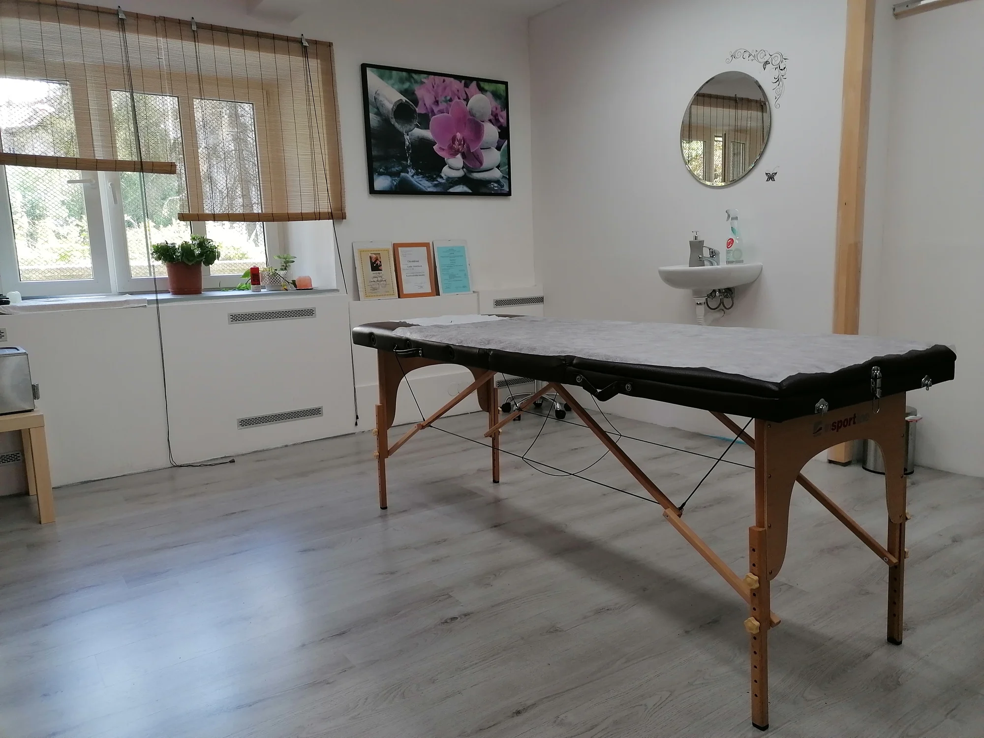 Dokonalý relax: Terapeutická masáž zad, šíje a krku s rašelinovým zábalem