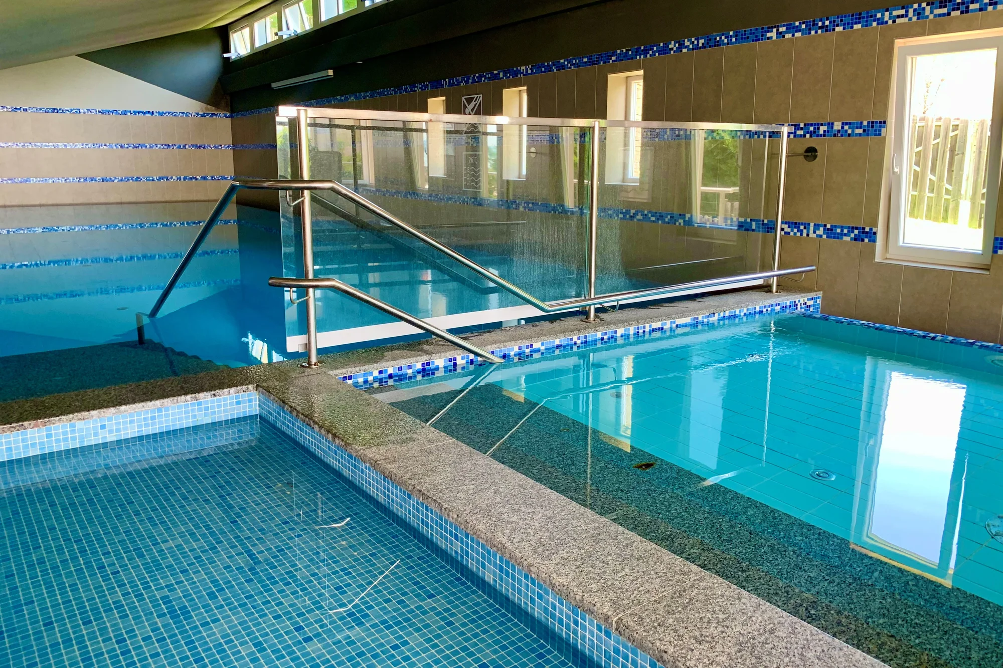 Dovolená u Balatonu: pobyt s polopenzí a neomezeným wellness v saunové zóně, vířivkách i bazénu, 2 děti zdarma